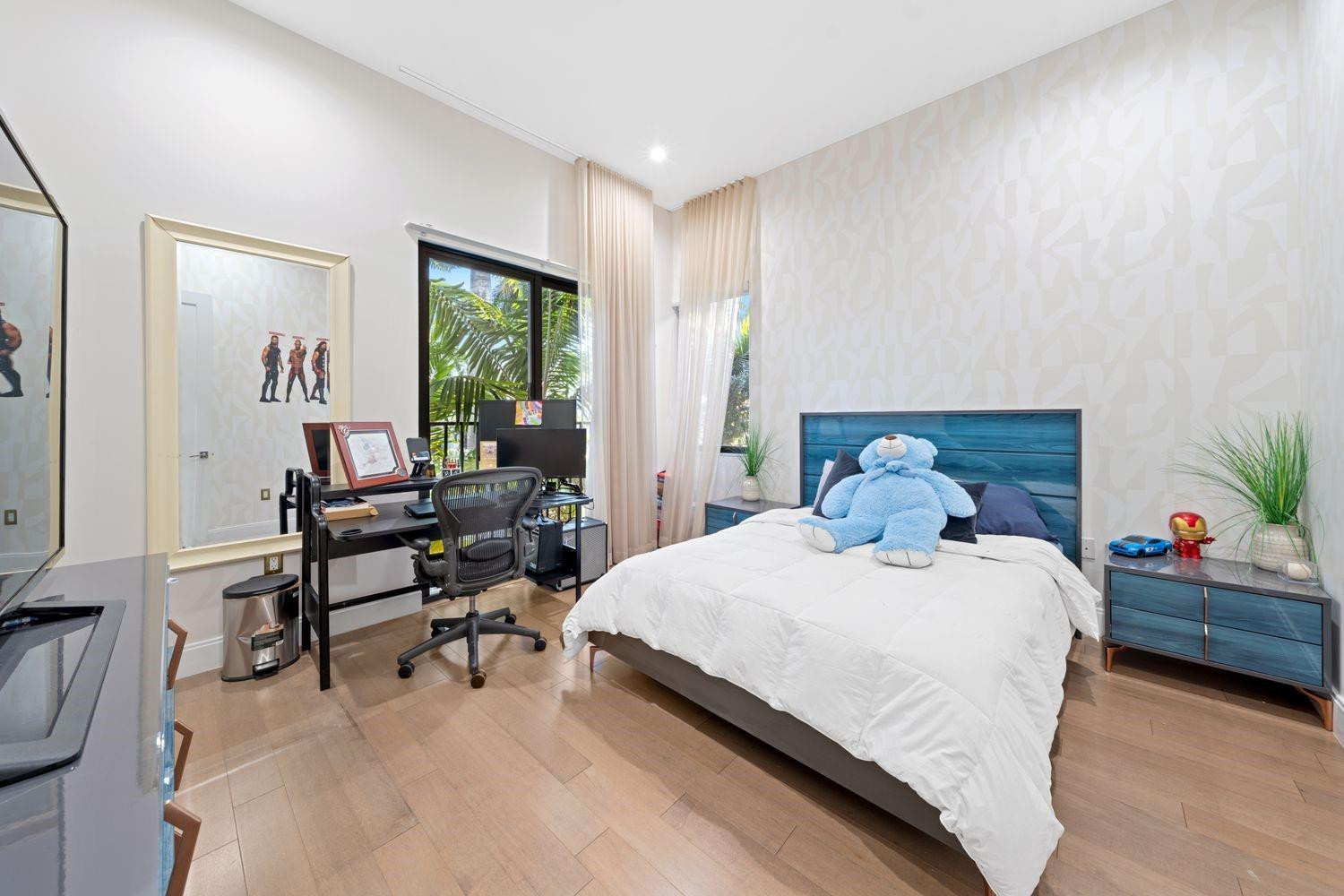 8225 Central Park, Doral FL 33166