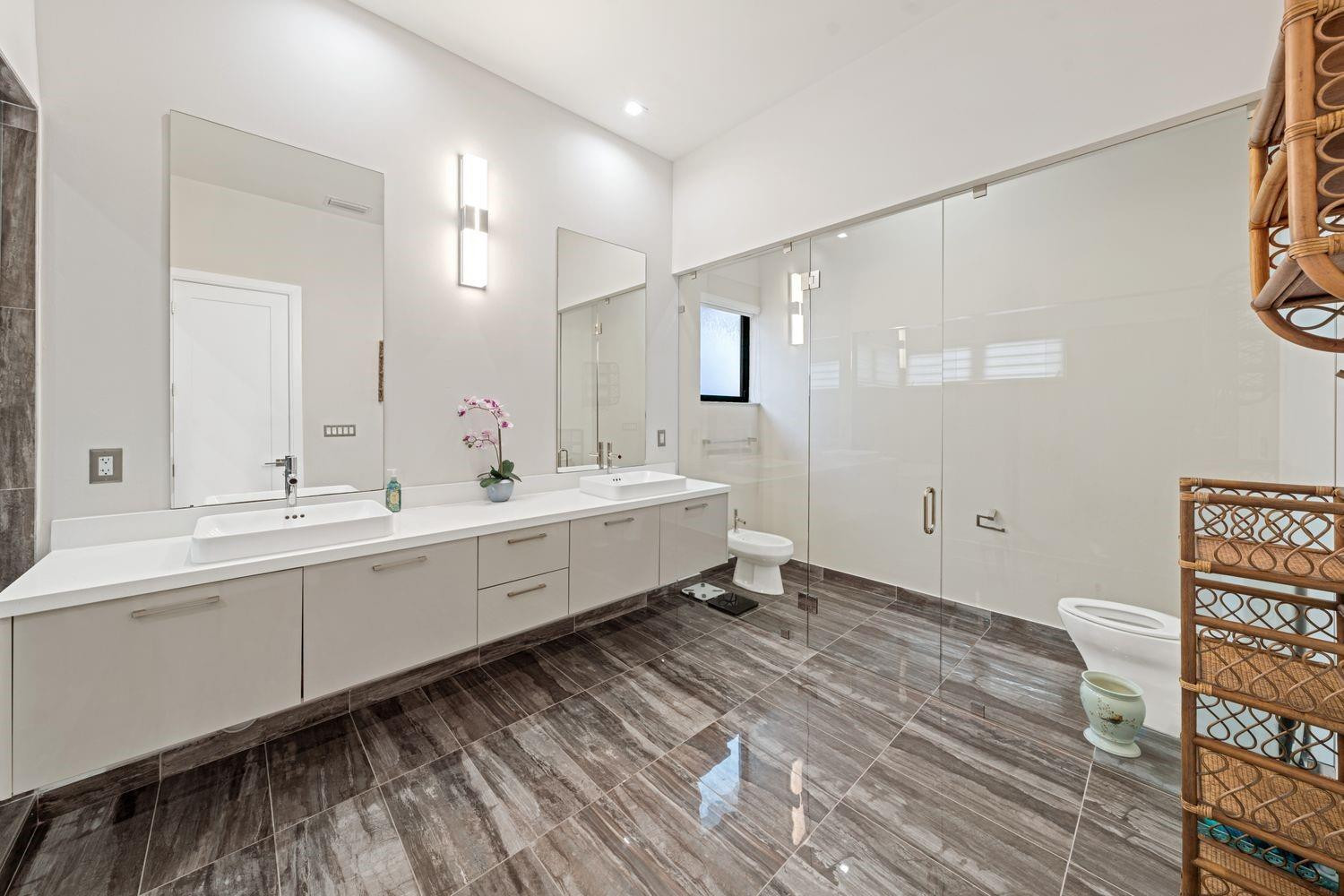 8225 Central Park, Doral FL 33166