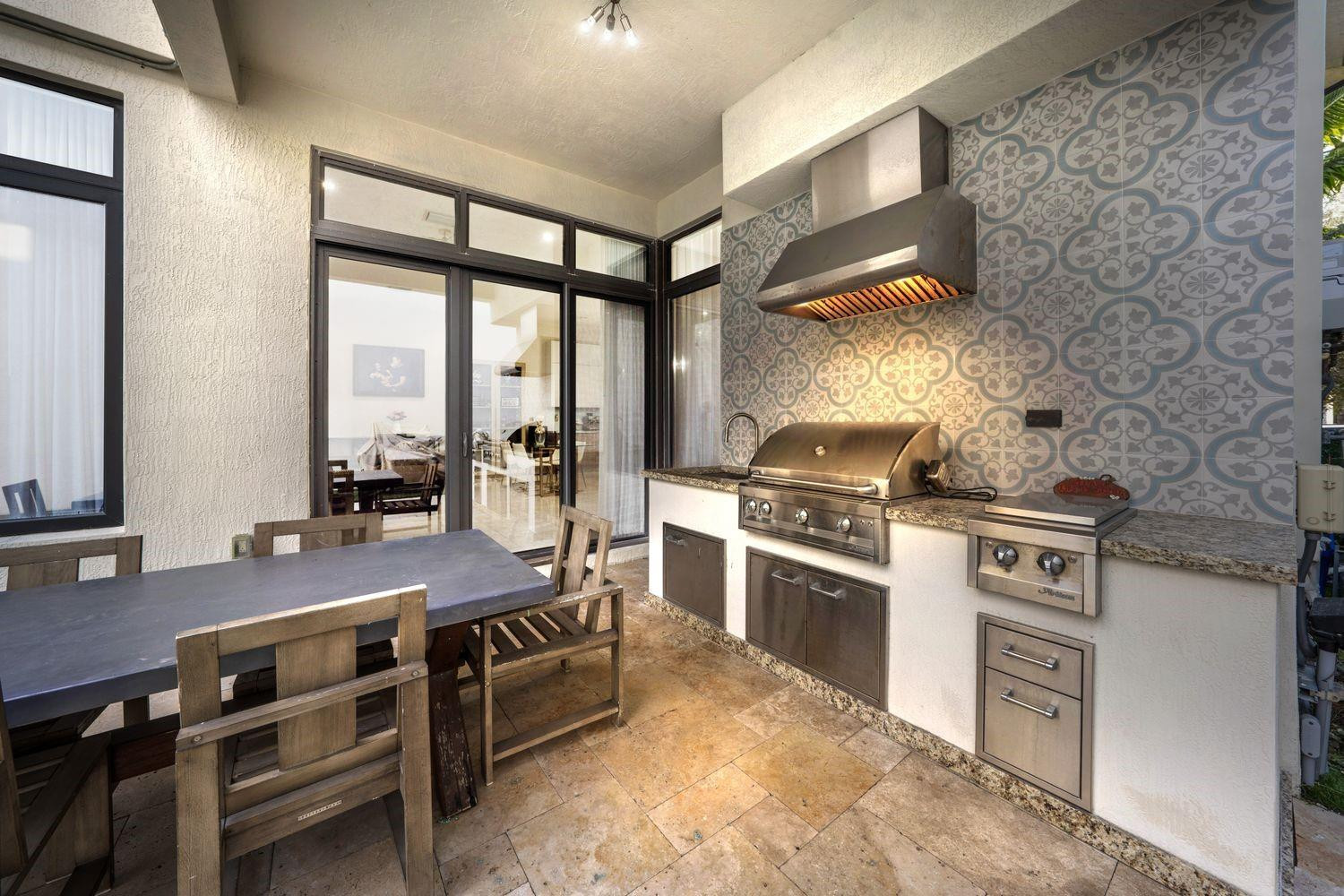 8225 Central Park, Doral FL 33166