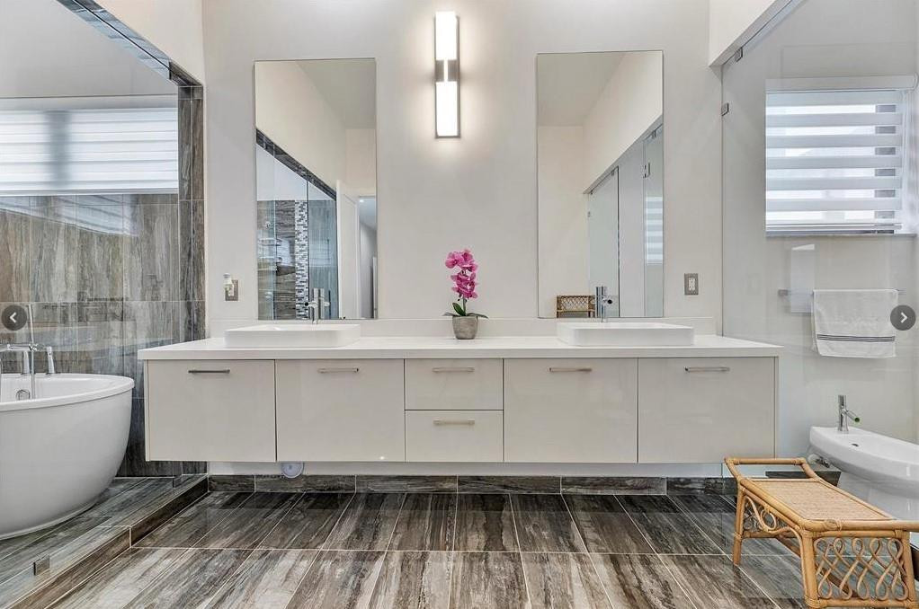 8225 Central Park, Doral FL 33166