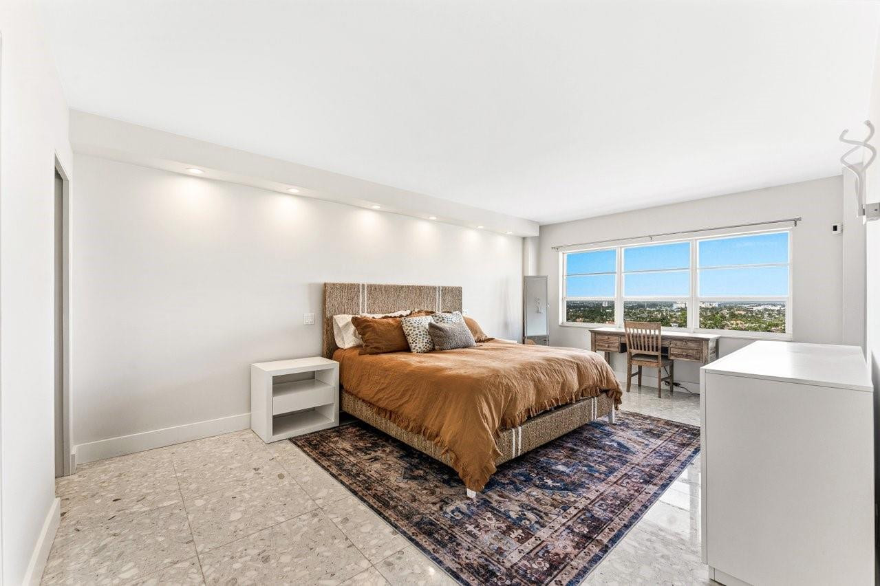 340 Sunset #1808, Fort Lauderdale FL 33301