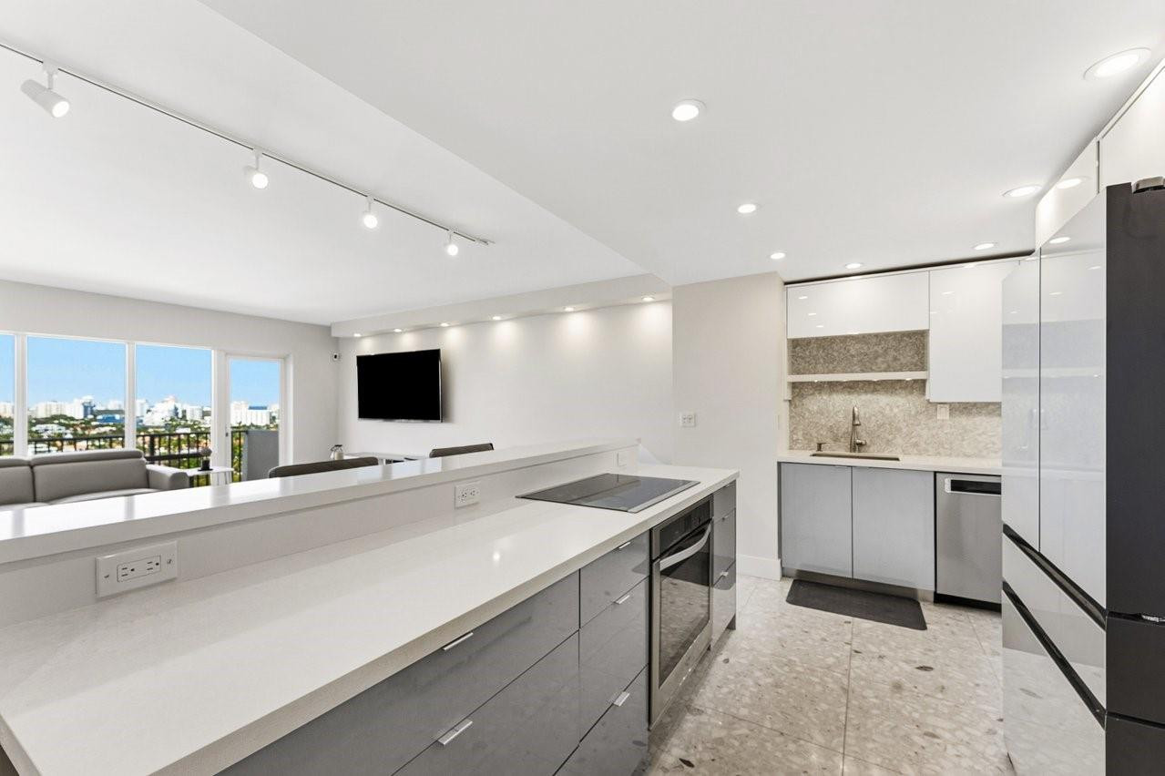 340 Sunset #1808, Fort Lauderdale FL 33301