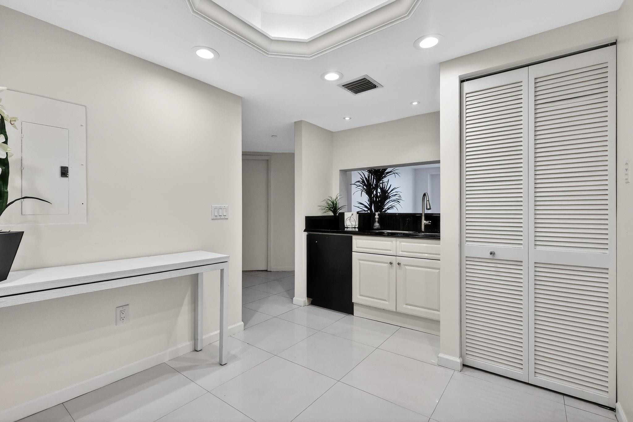 9595 Collins #N-8f, Surfside FL 33154