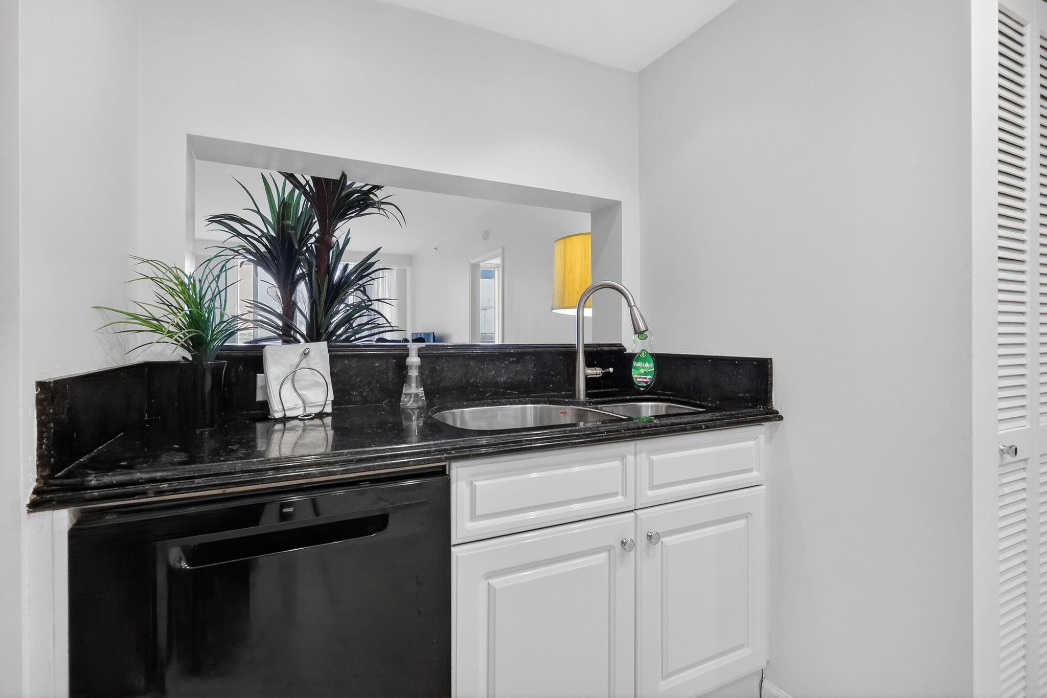 9595 Collins #N-8f, Surfside FL 33154