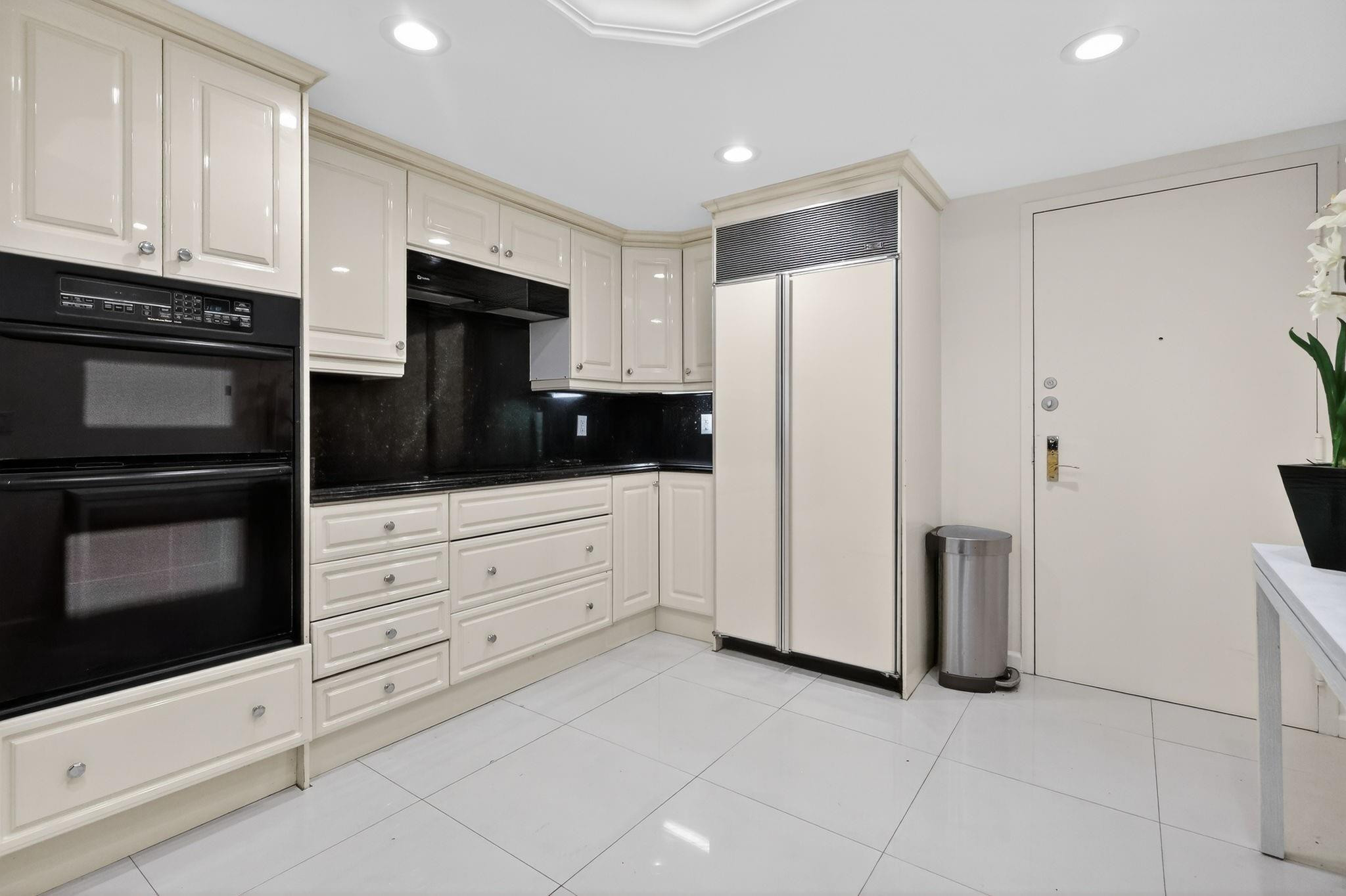9595 Collins #N-8f, Surfside FL 33154