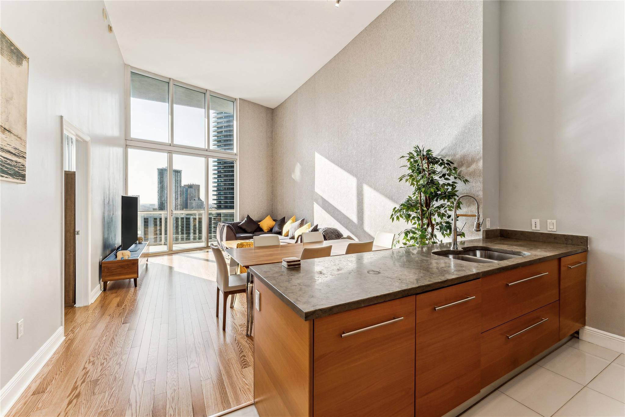 465 Brickell #2806, Miami FL 33131