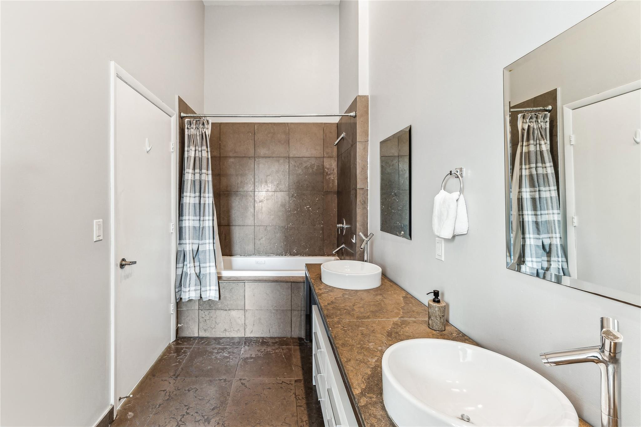 465 Brickell #2806, Miami FL 33131