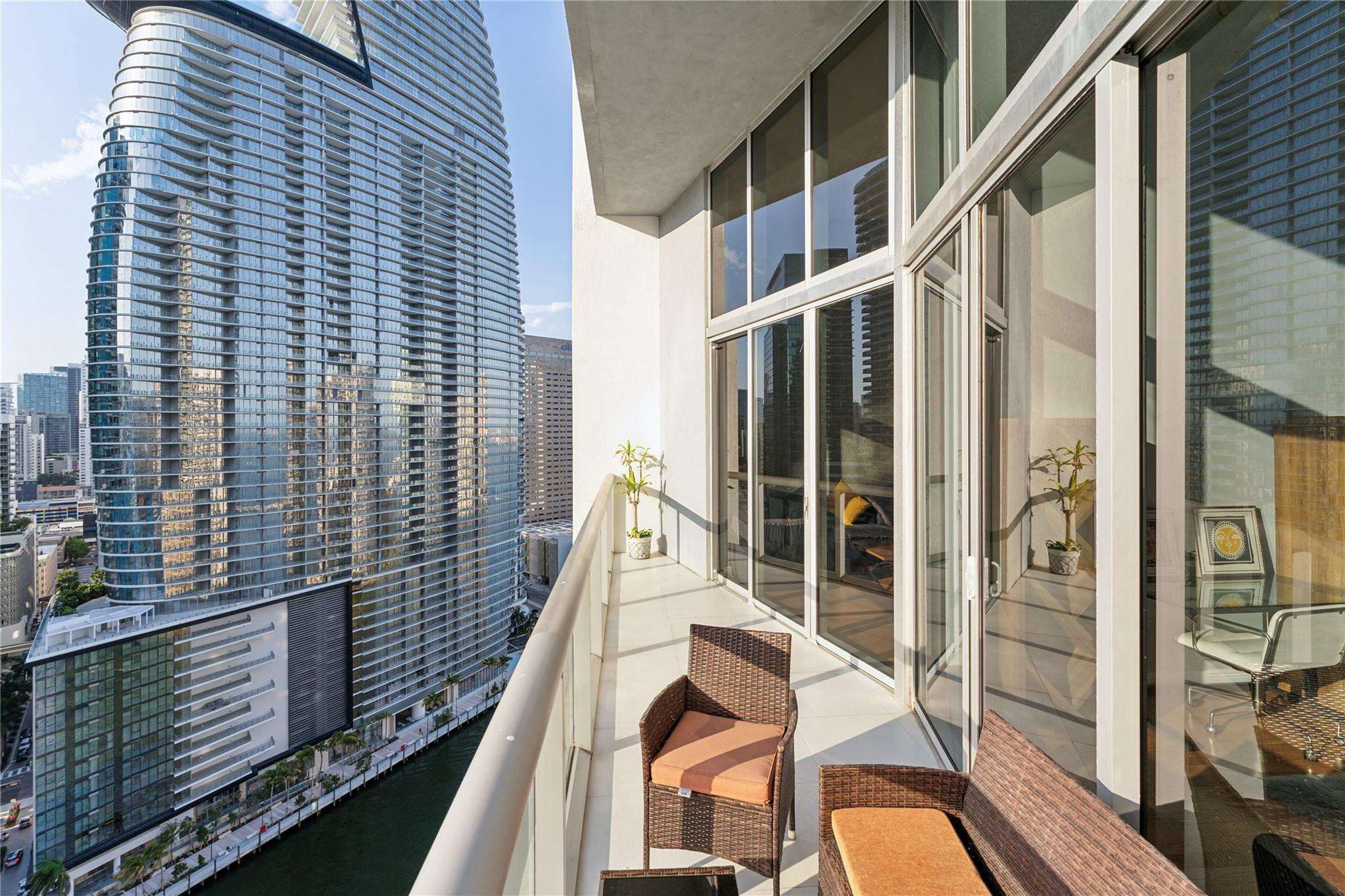 465 Brickell #2806, Miami FL 33131