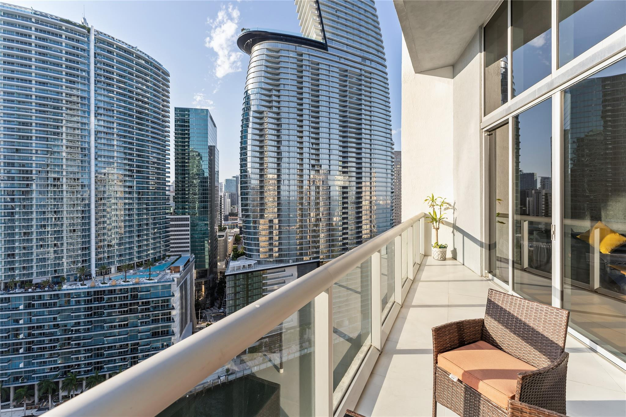 465 Brickell #2806, Miami FL 33131