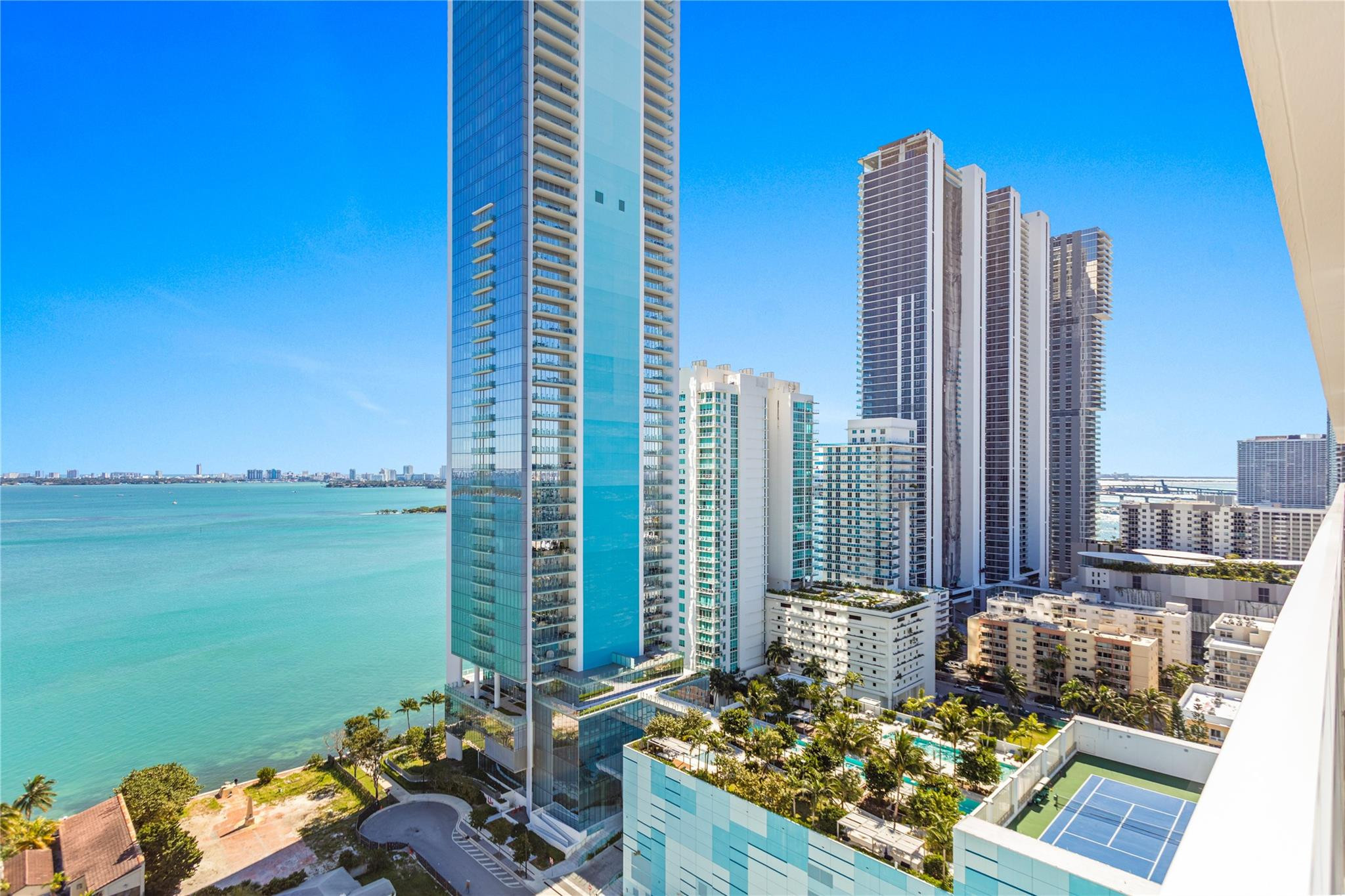 600 NE 27th #2301, Miami FL 33137