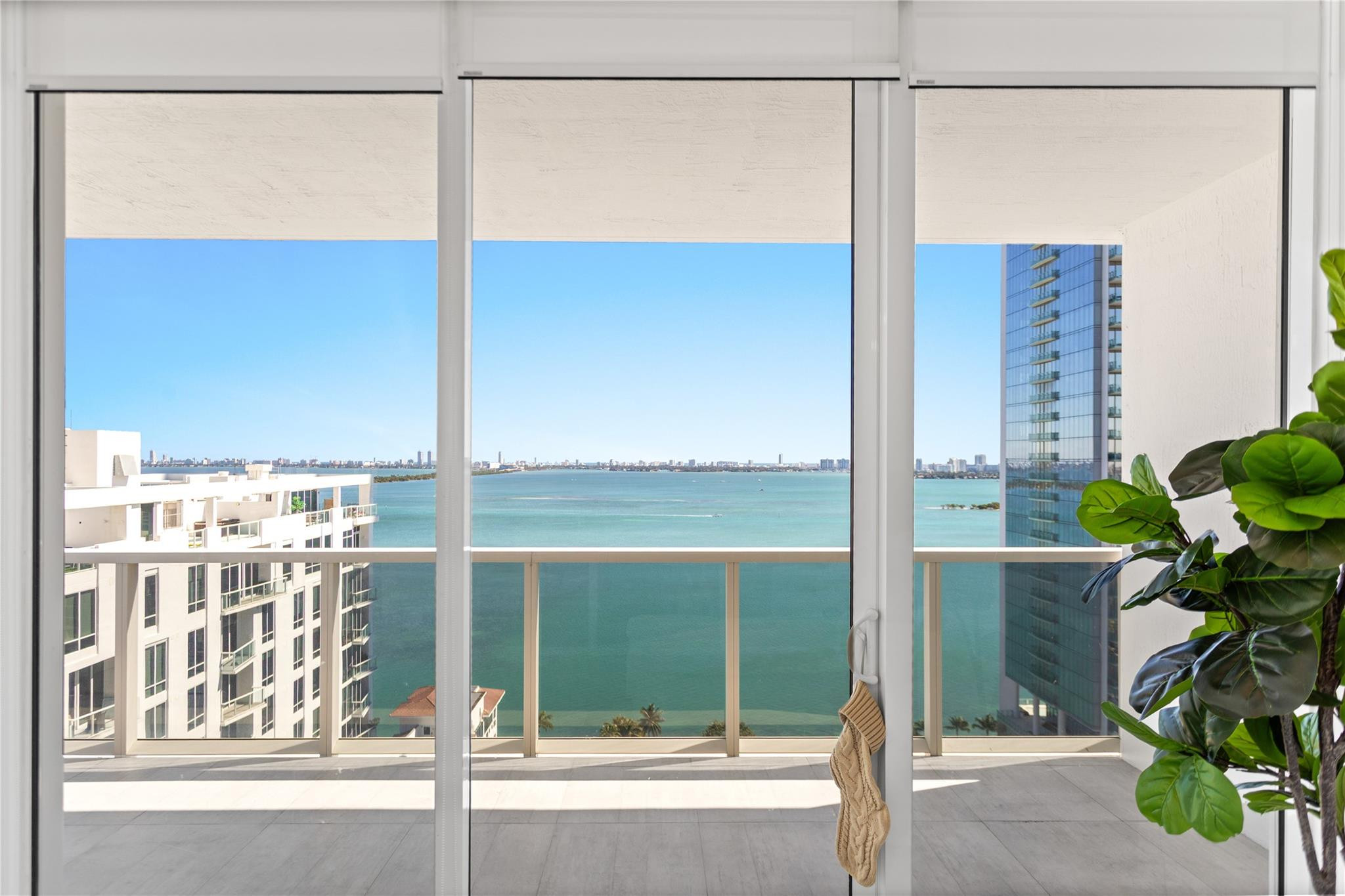 600 NE 27th #2301, Miami FL 33137