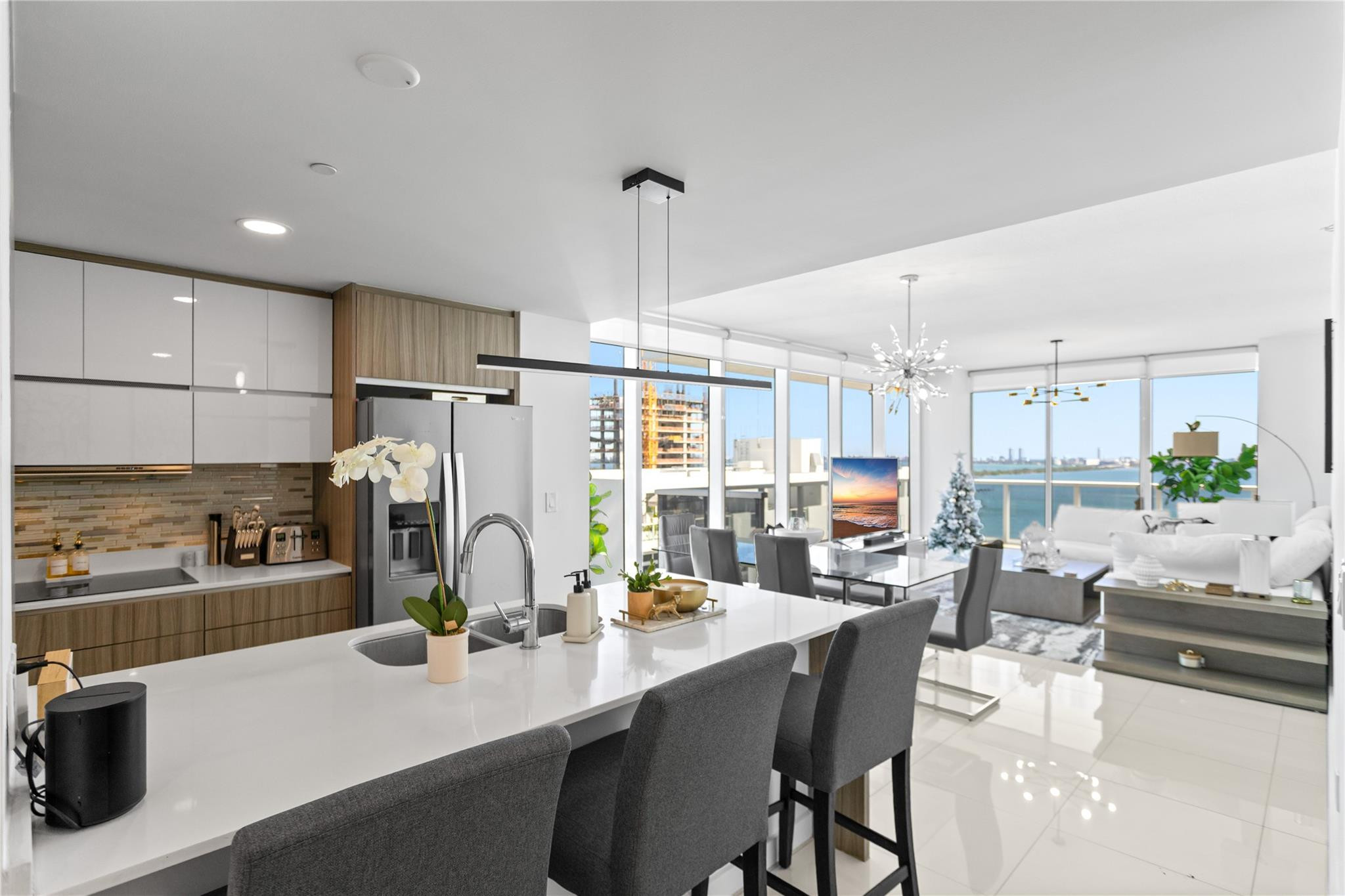600 NE 27th #2301, Miami FL 33137
