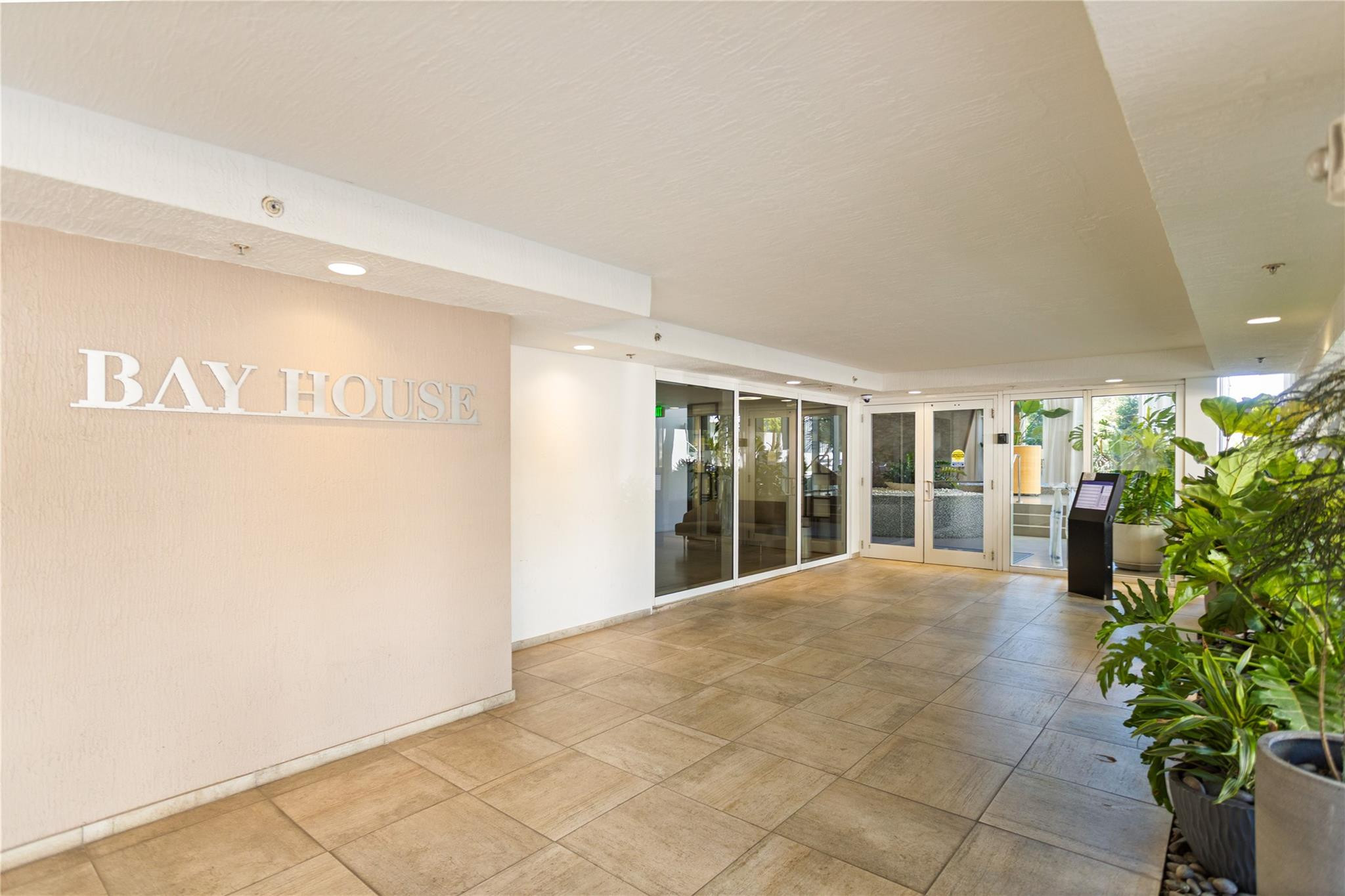 600 NE 27th #2301, Miami FL 33137