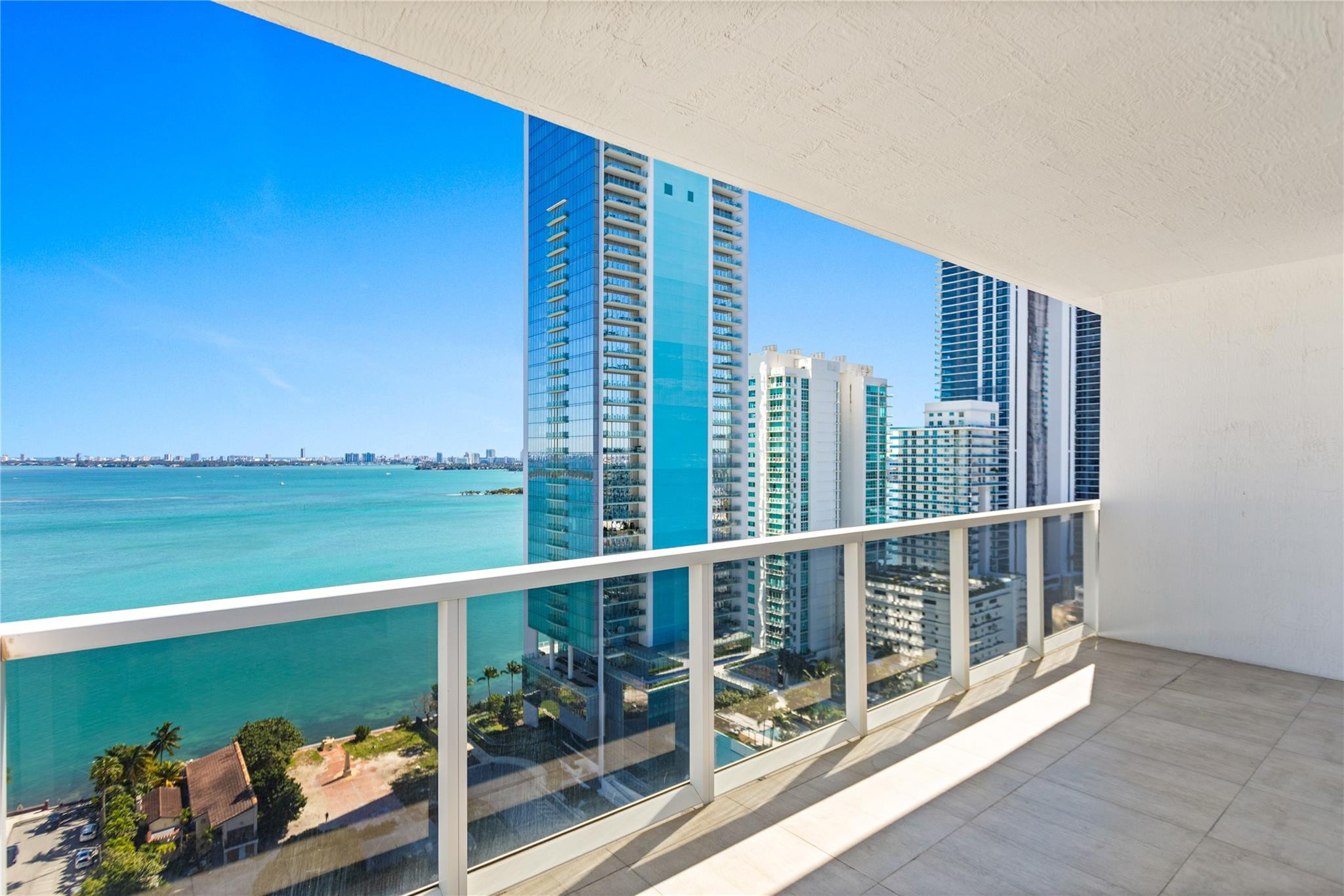 600 NE 27th #2301, Miami FL 33137