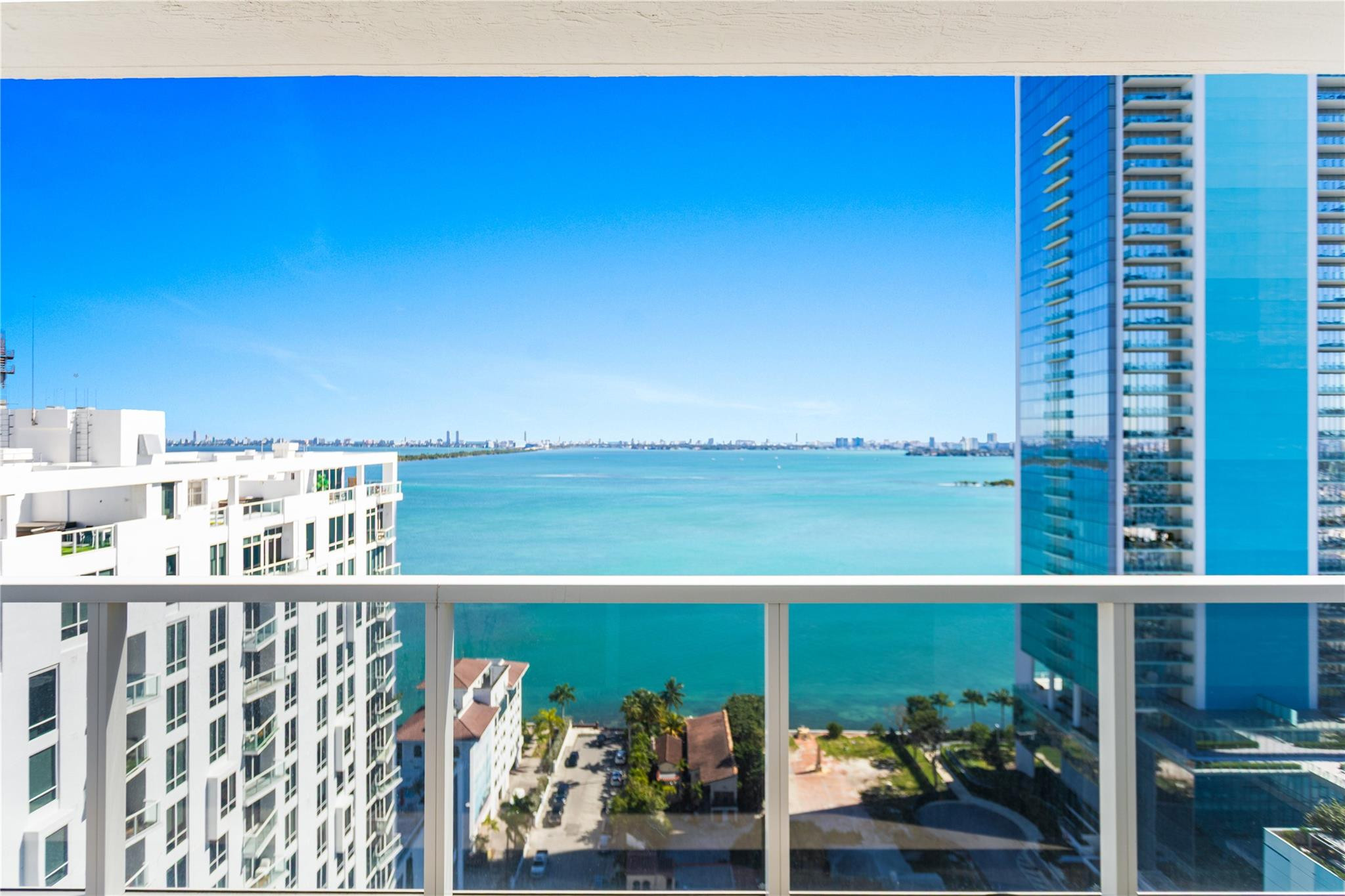 600 NE 27th #2301, Miami FL 33137
