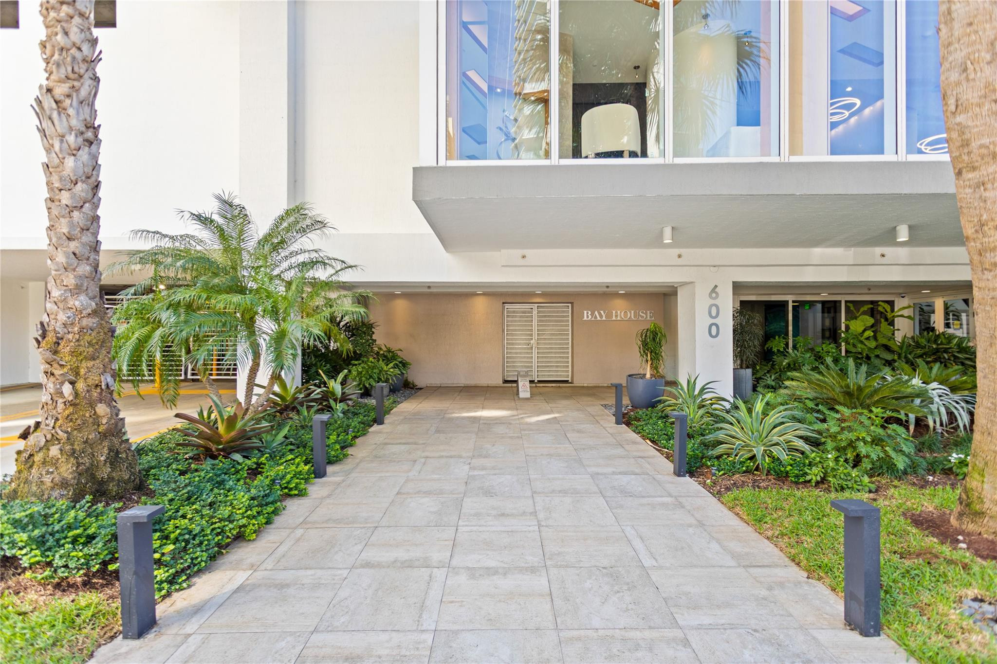 600 NE 27th #2301, Miami FL 33137