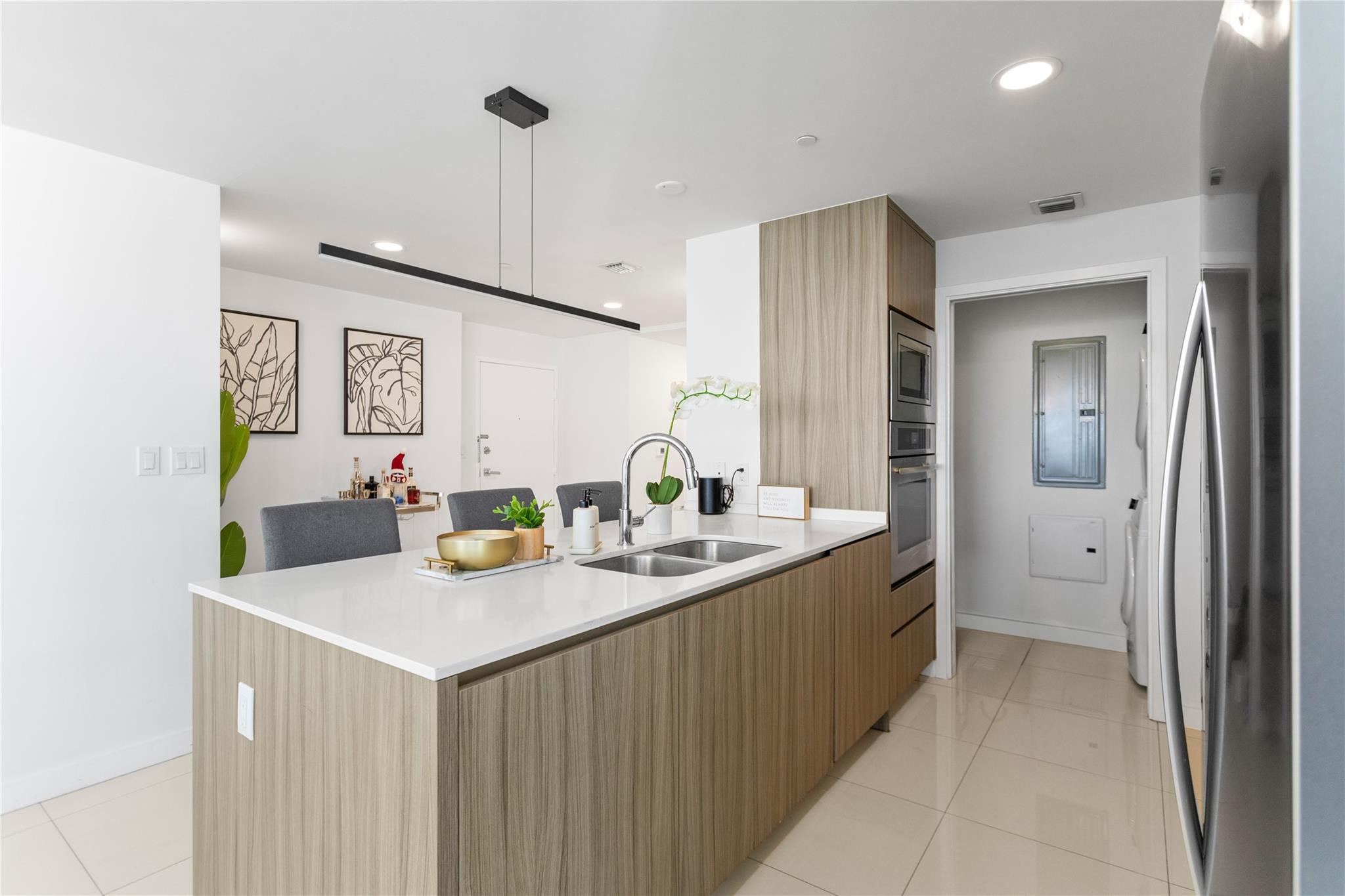 600 NE 27th #2301, Miami FL 33137