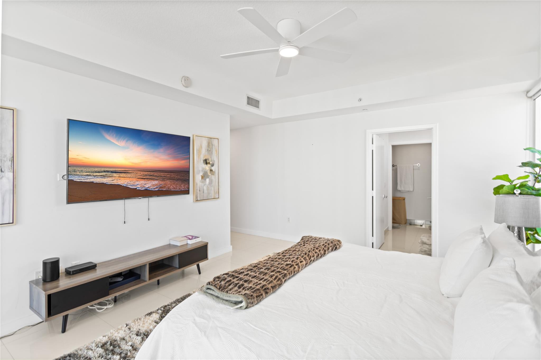 600 NE 27th #2301, Miami FL 33137