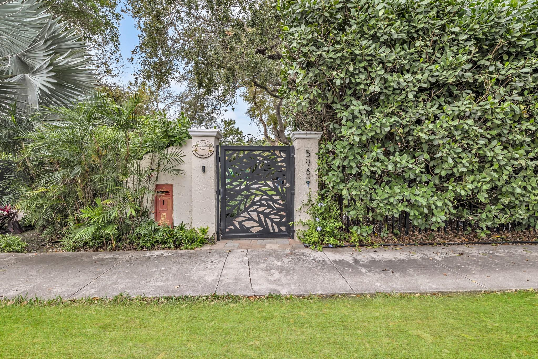 5960 N Bayshore, Miami FL 33137