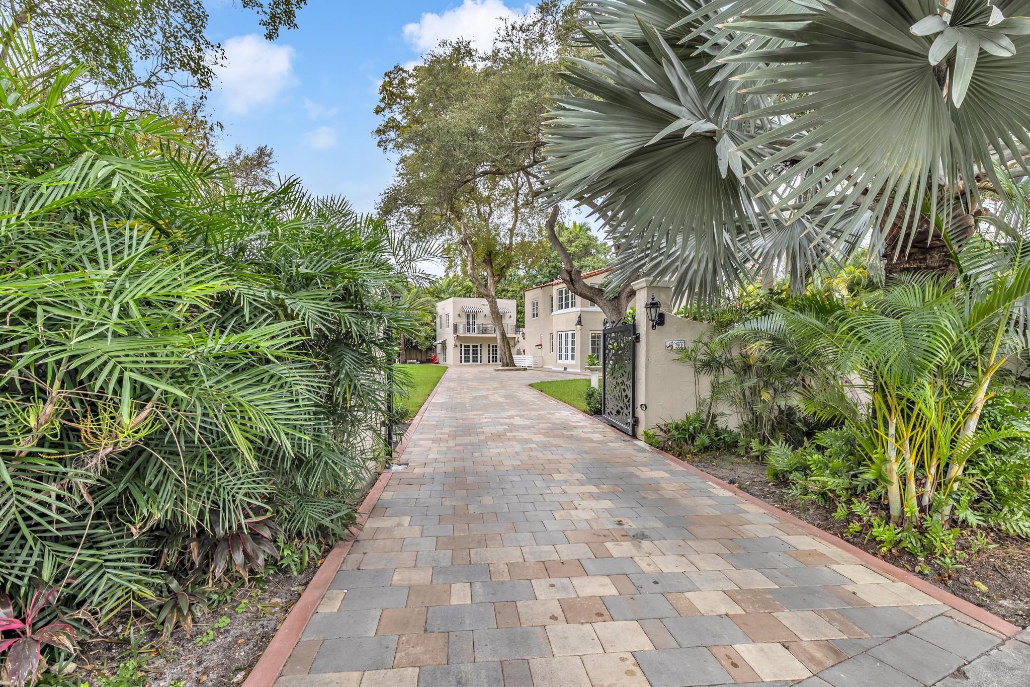 5960 N Bayshore, Miami FL 33137