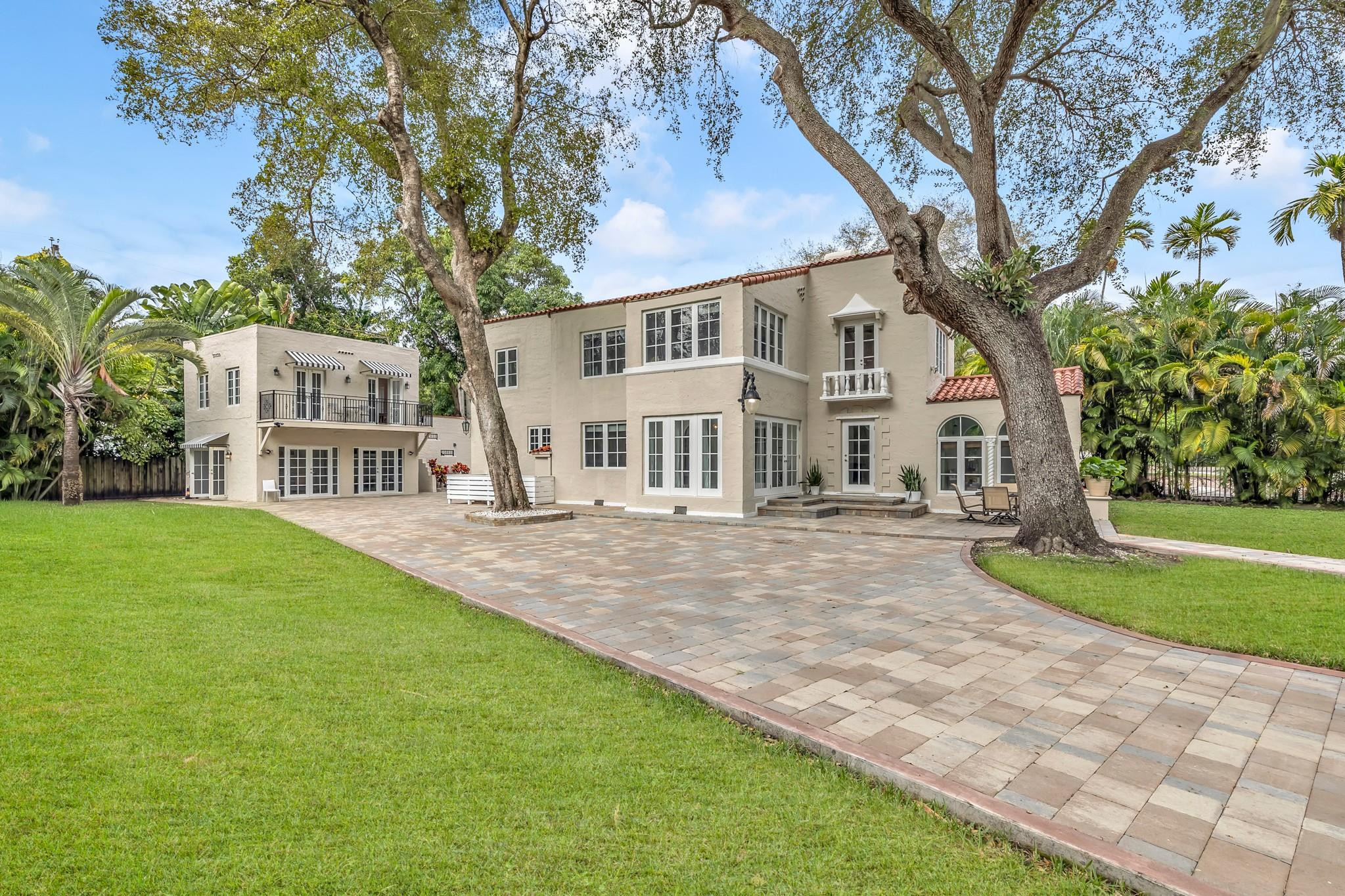 5960 N Bayshore, Miami FL 33137