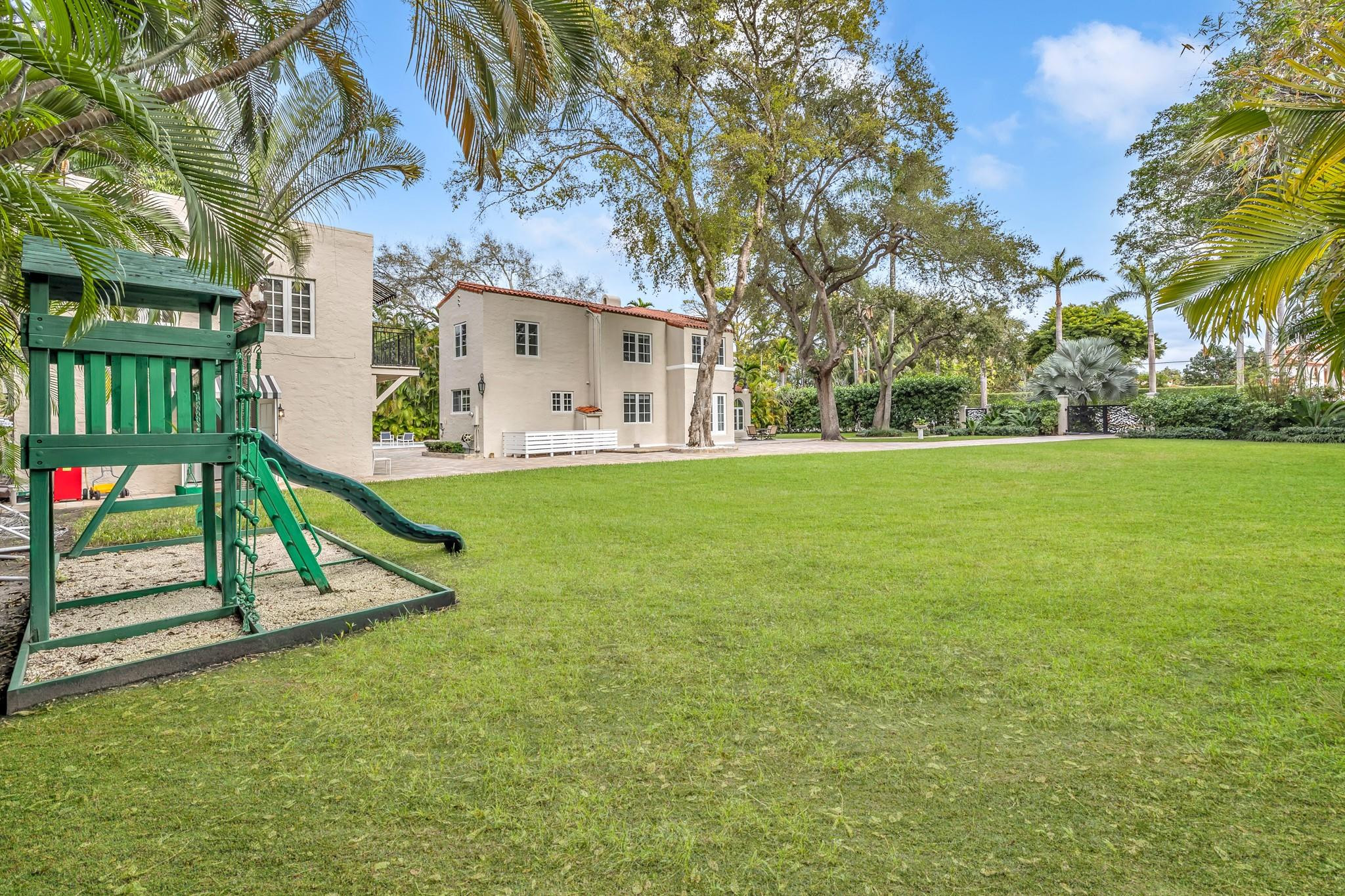 5960 N Bayshore, Miami FL 33137