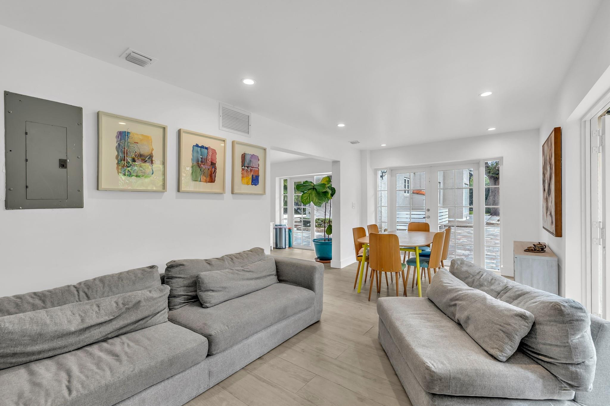 5960 N Bayshore, Miami FL 33137