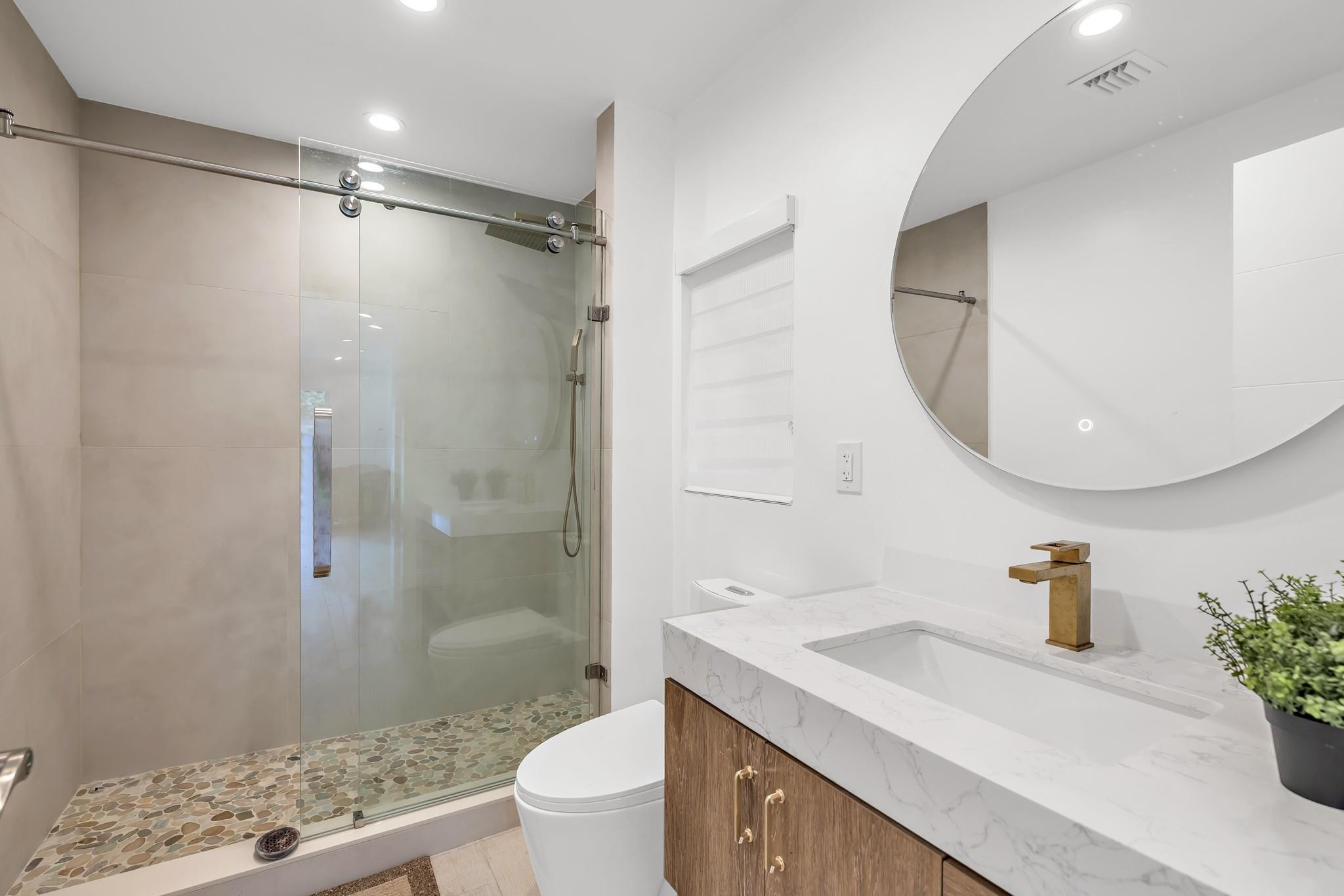 5960 N Bayshore, Miami FL 33137