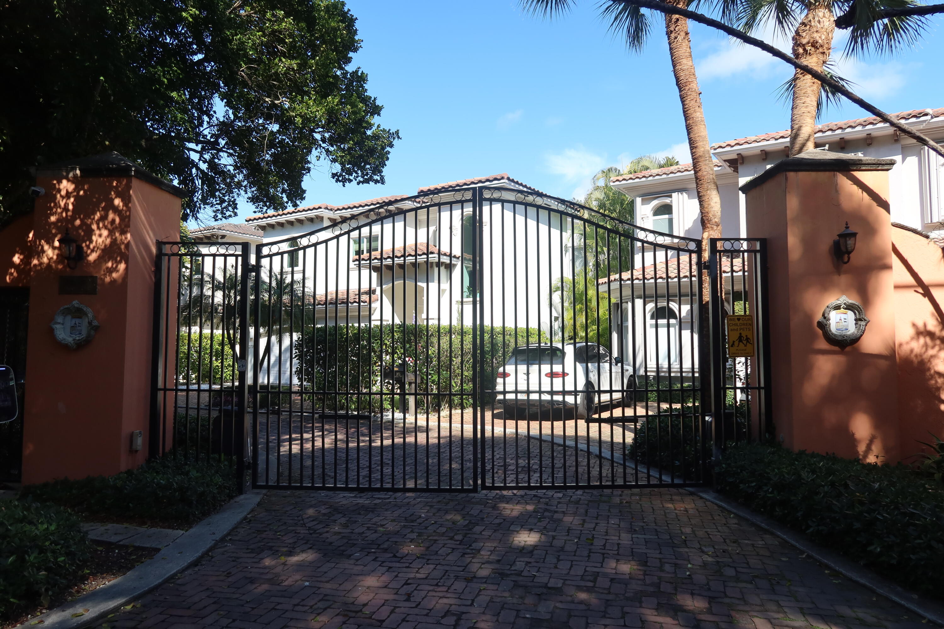 2765 Brickell, Miami FL 33129