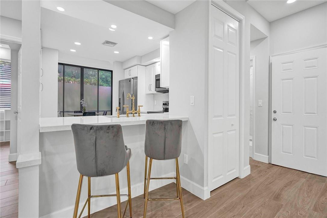 7484 La Paz #101, Boca Raton FL 33433