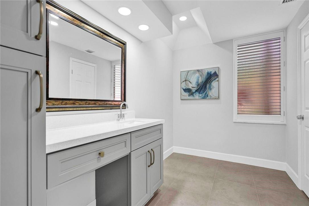 7484 La Paz #101, Boca Raton FL 33433