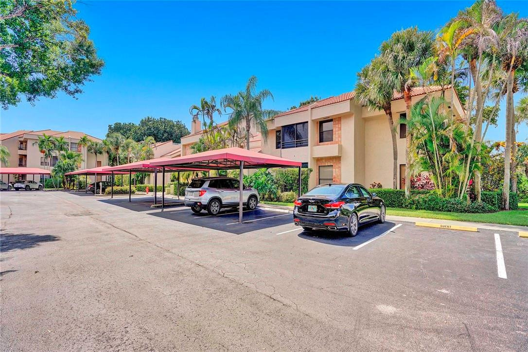 7484 La Paz #101, Boca Raton FL 33433