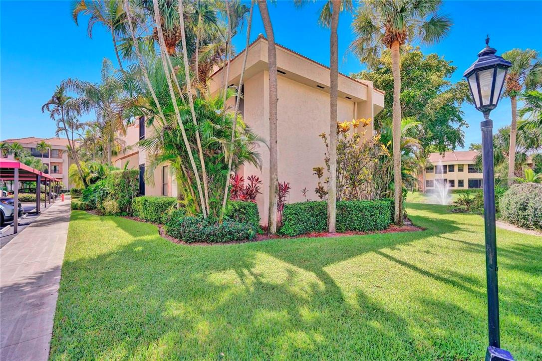 7484 La Paz #101, Boca Raton FL 33433
