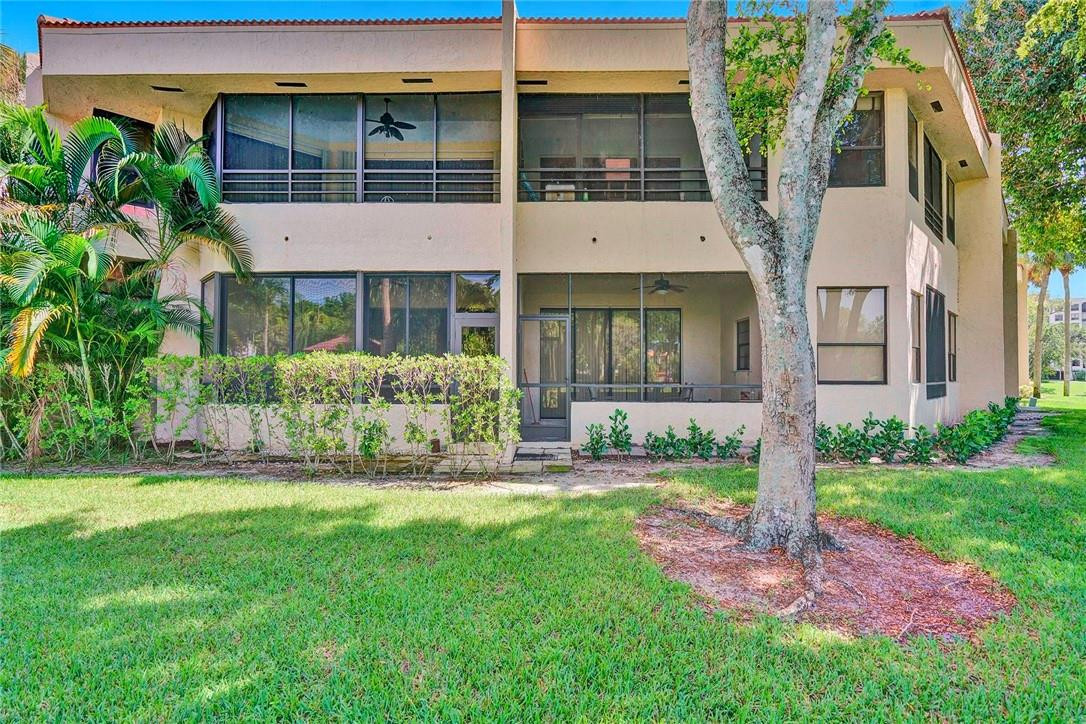 7484 La Paz #101, Boca Raton FL 33433