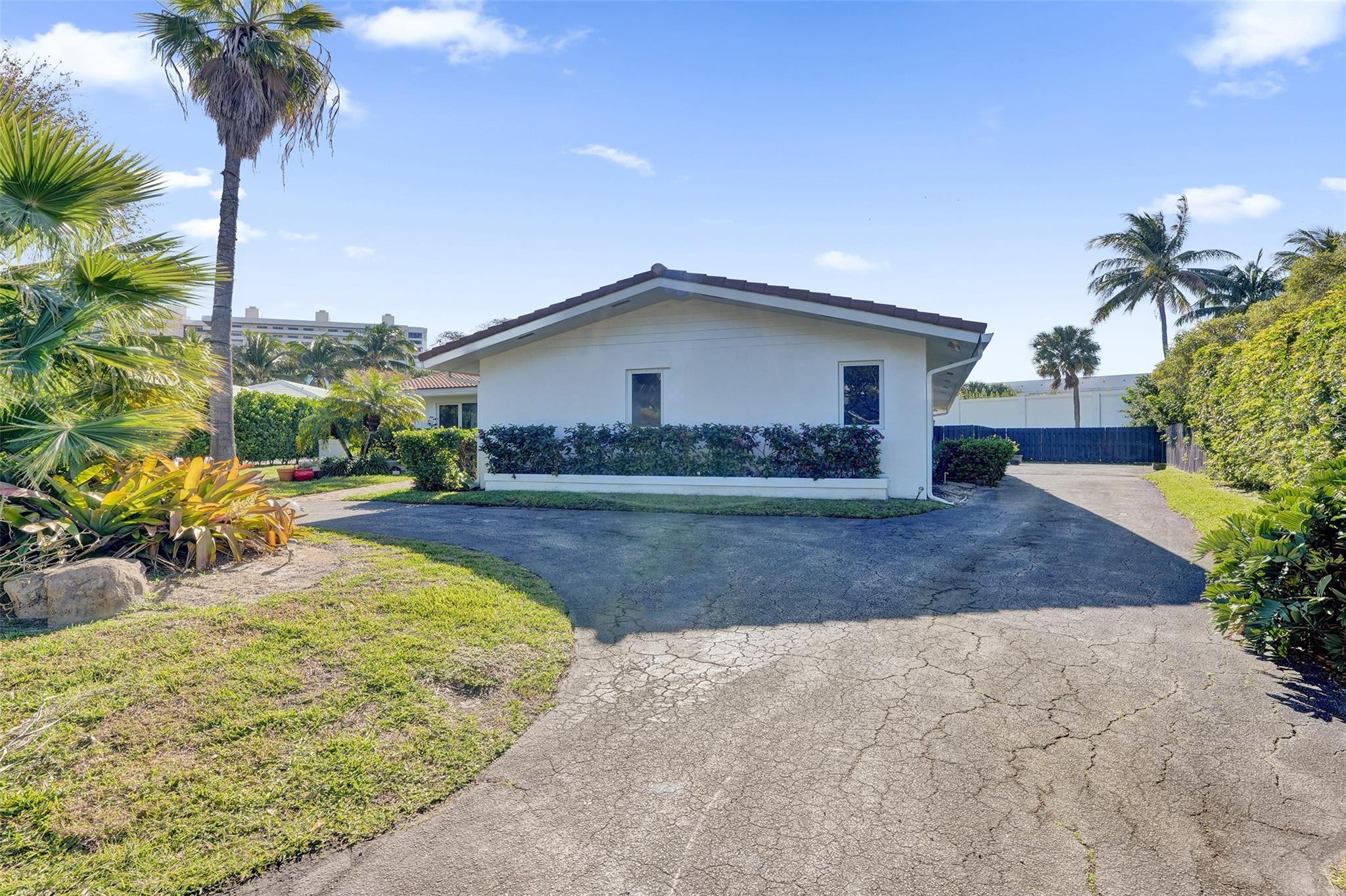 26 Cayuga, Sea Ranch Lakes FL 33308