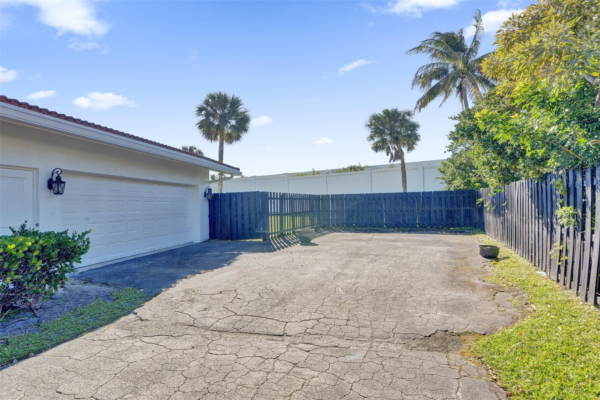 26 Cayuga, Sea Ranch Lakes FL 33308