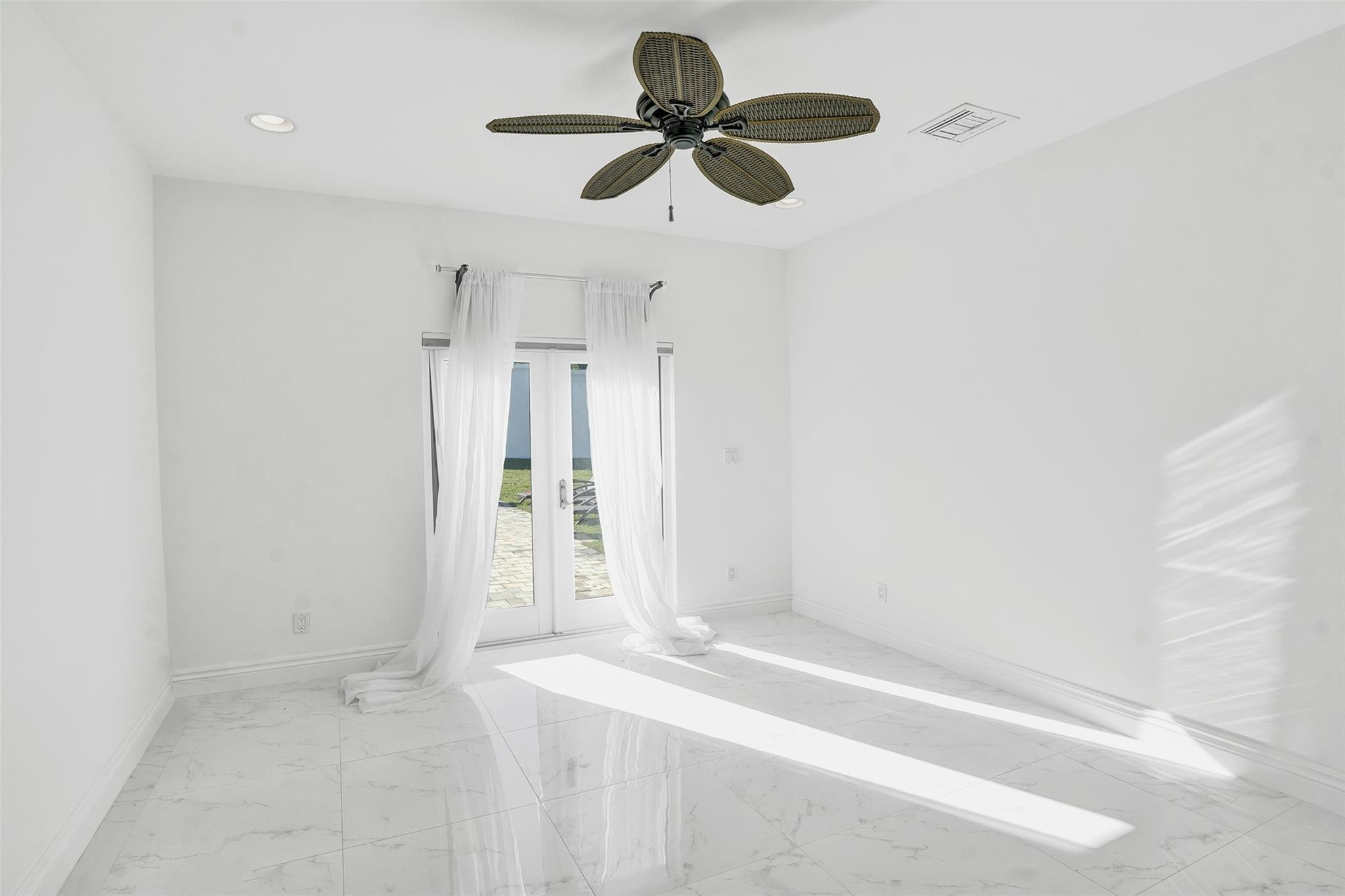 26 Cayuga, Sea Ranch Lakes FL 33308