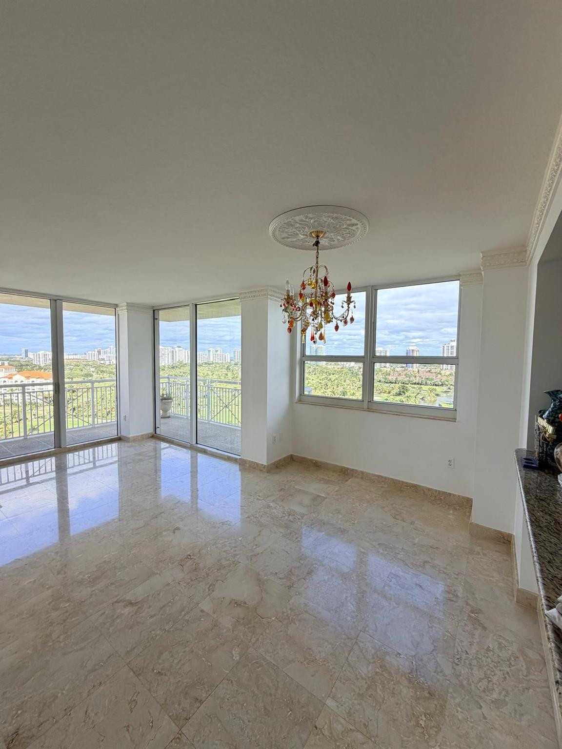 19501 W Country Club #1814, Aventura FL 33180