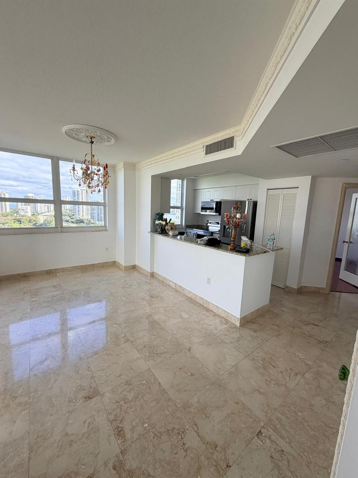 19501 W Country Club #1814, Aventura FL 33180