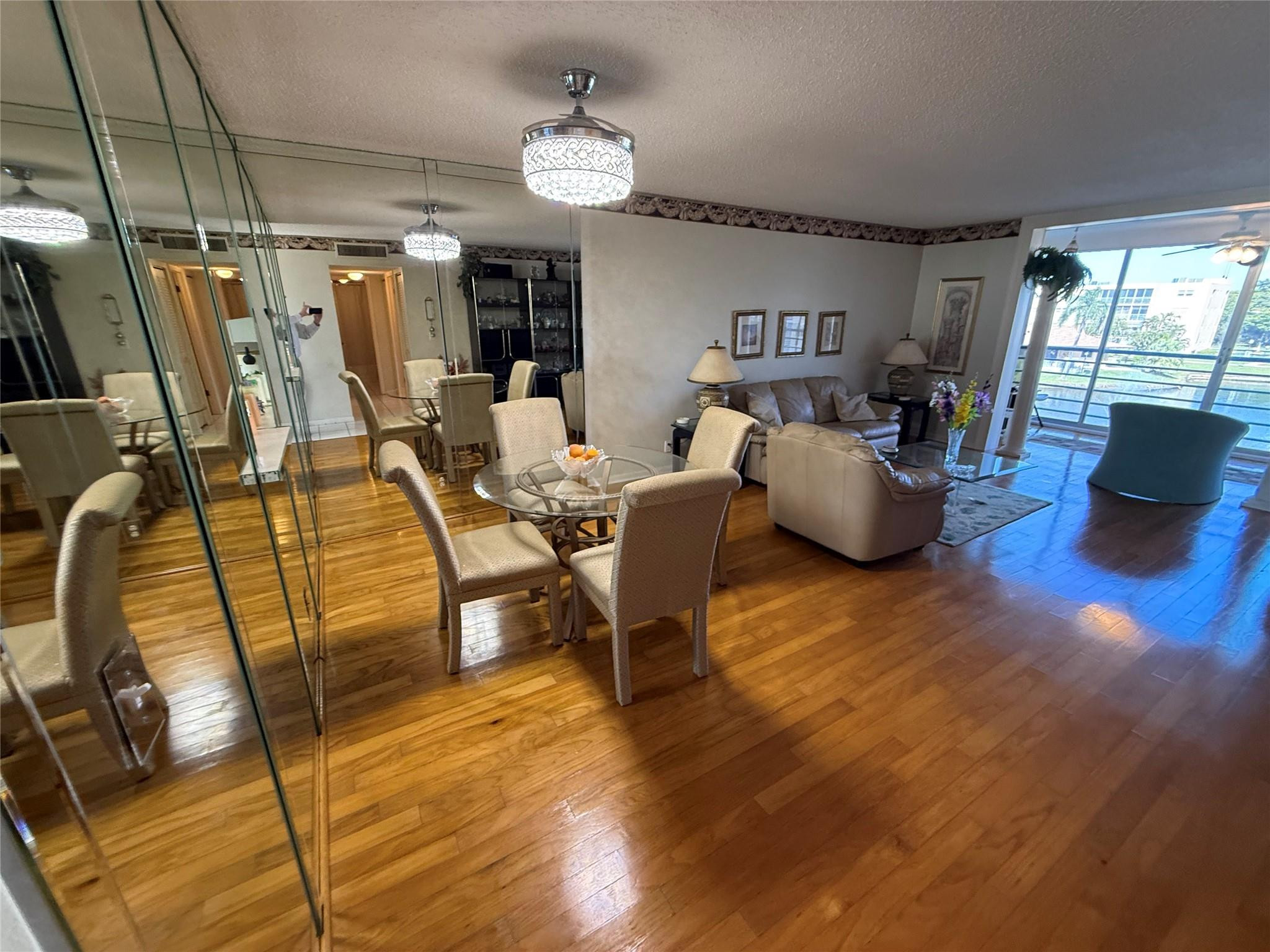 425 SE 11th #302, Dania Beach FL 33004