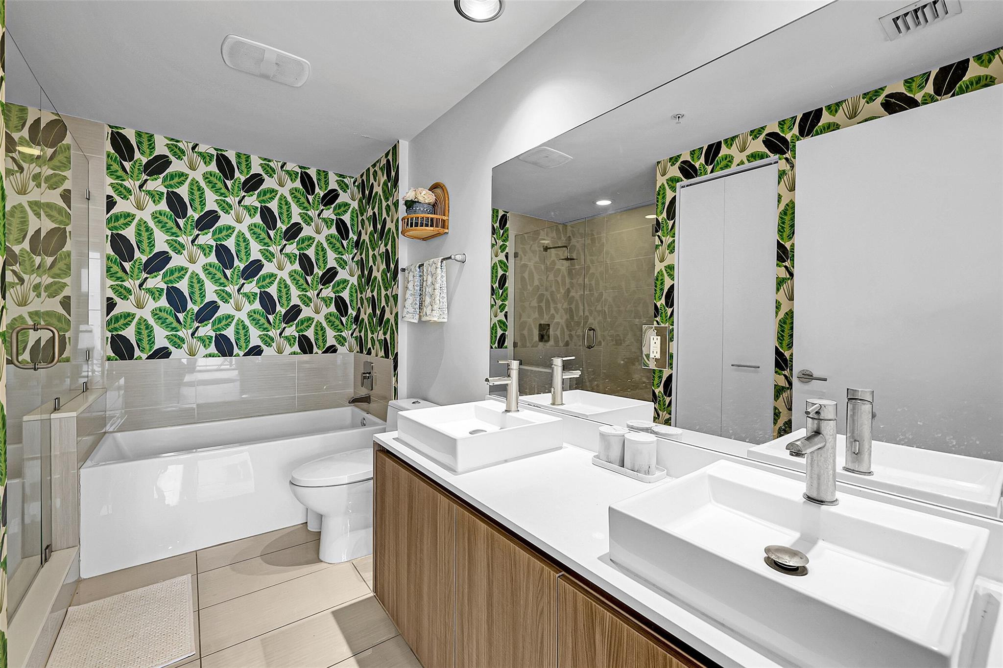 201 SW 17th #602, Miami FL 33129