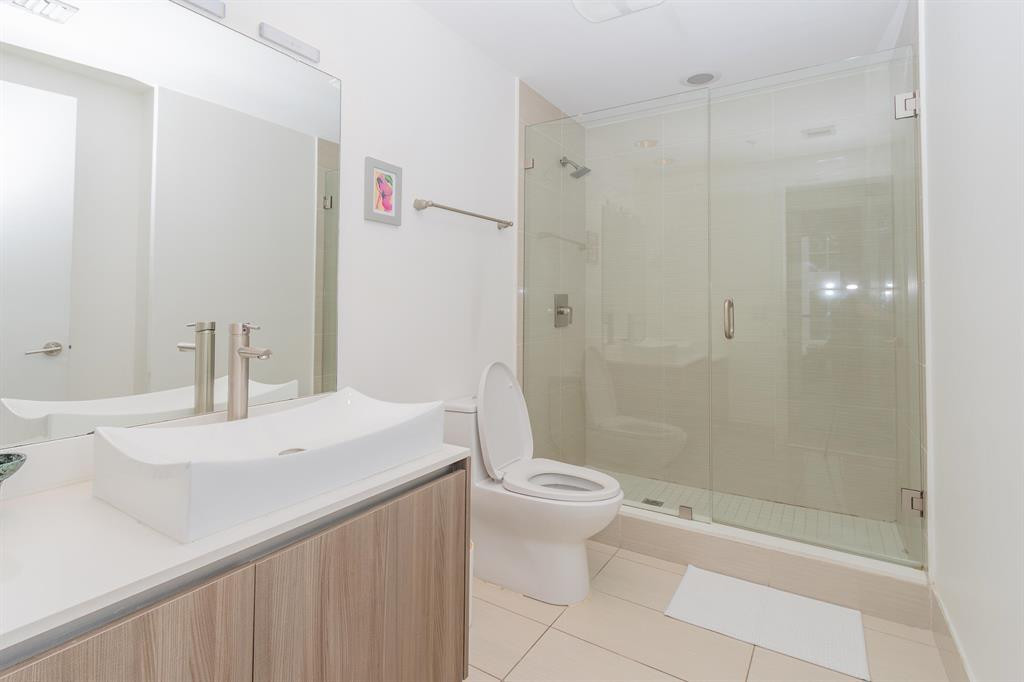 201 SW 17th #602, Miami FL 33129