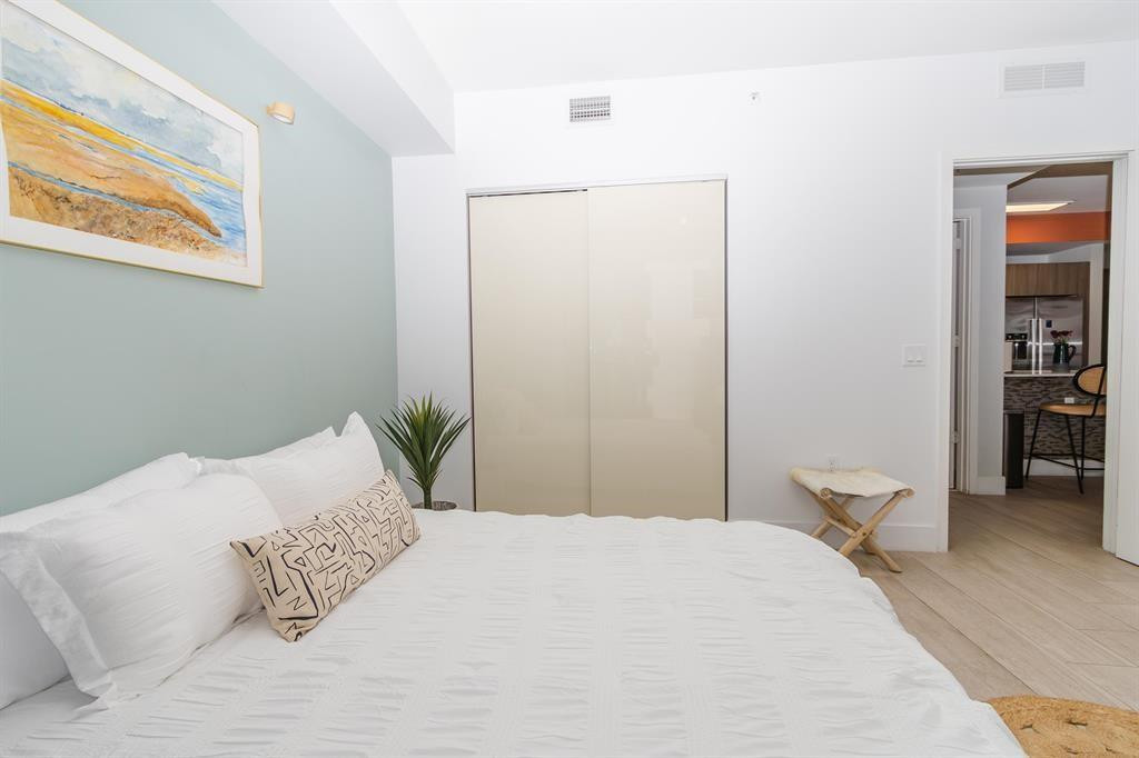 201 SW 17th #602, Miami FL 33129