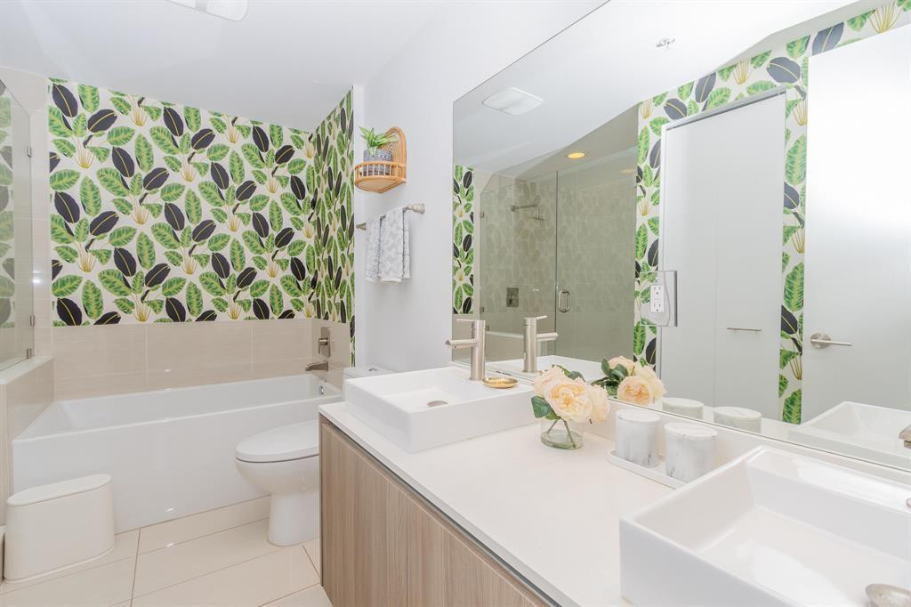 201 SW 17th #602, Miami FL 33129