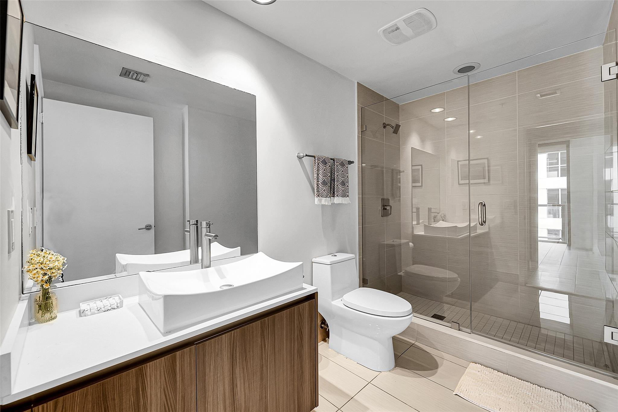 201 SW 17th #602, Miami FL 33129