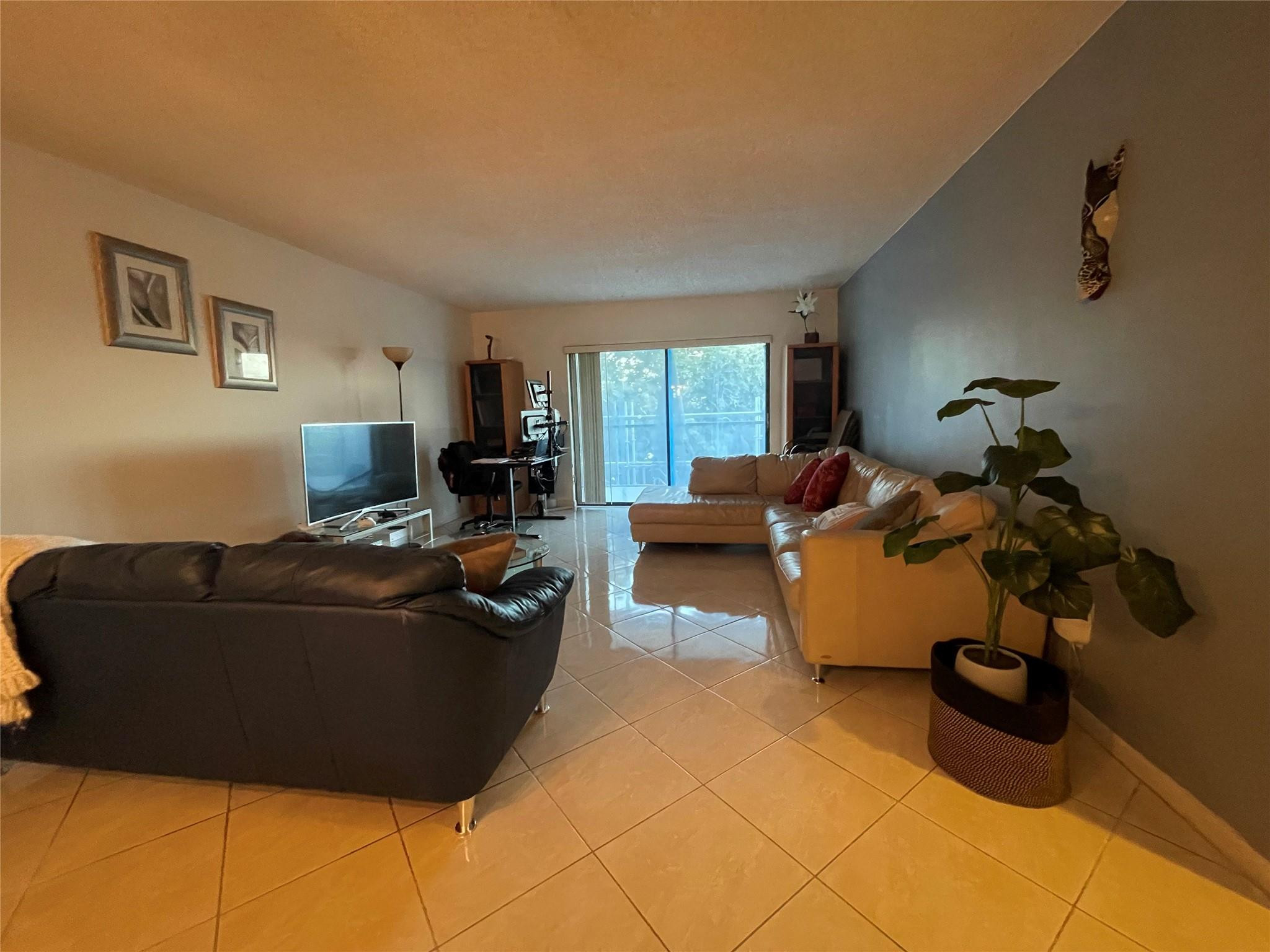 16141 Blatt, Weston FL 33326