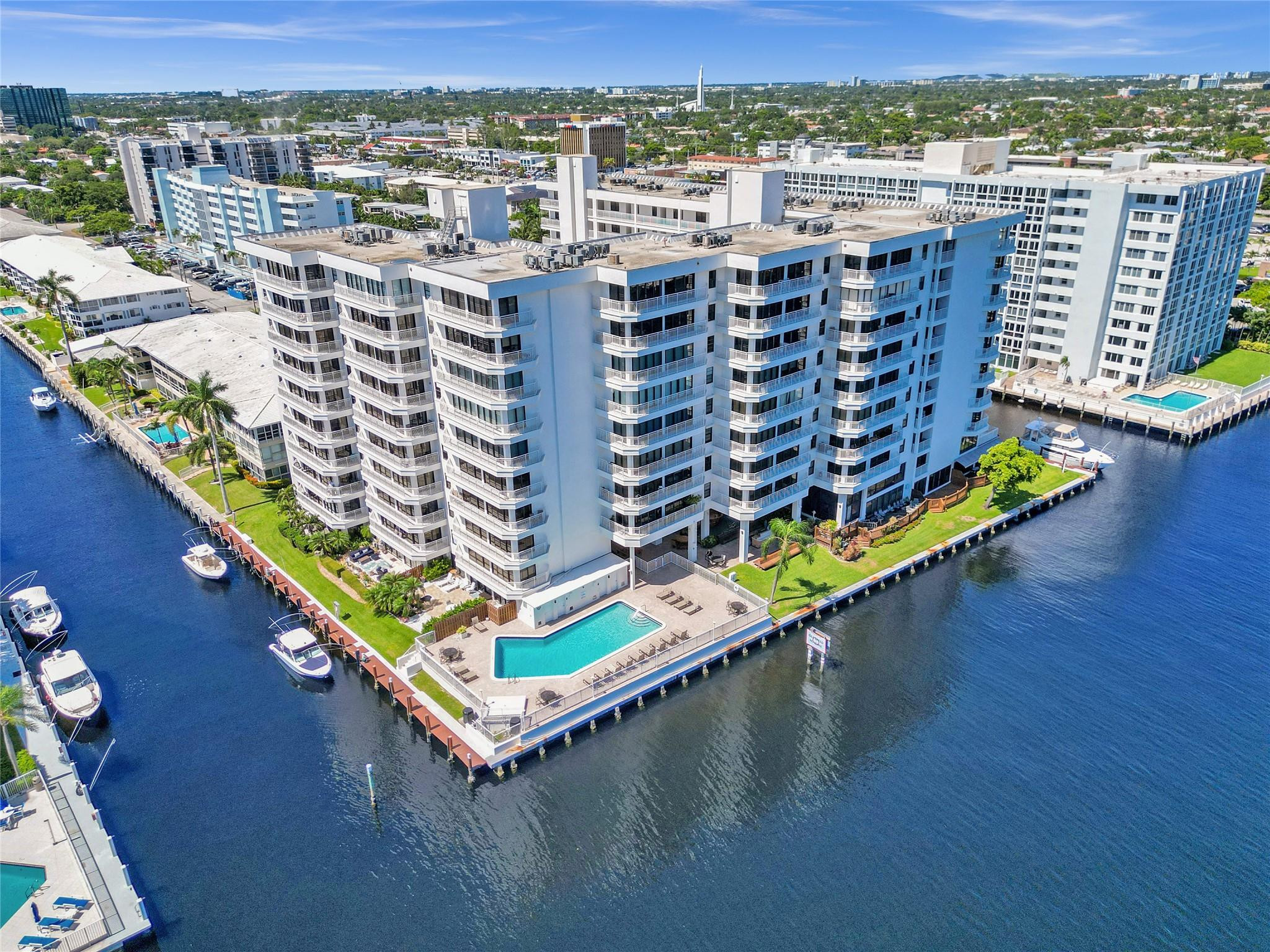 3100 NE 48th #713, Fort Lauderdale FL 33308