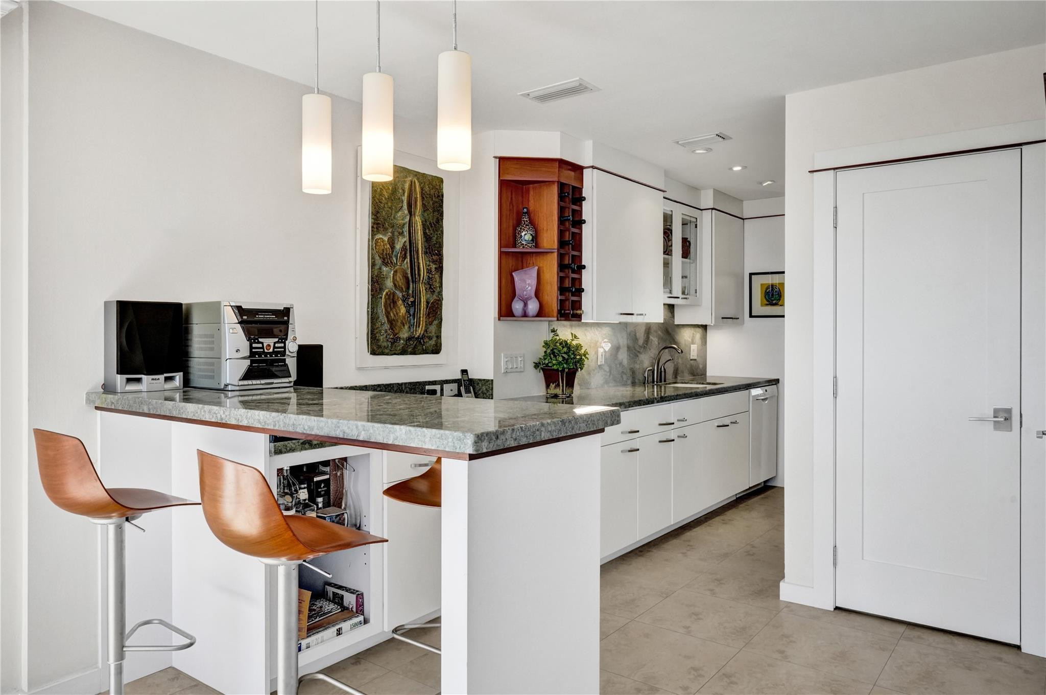 3100 NE 48th #713, Fort Lauderdale FL 33308