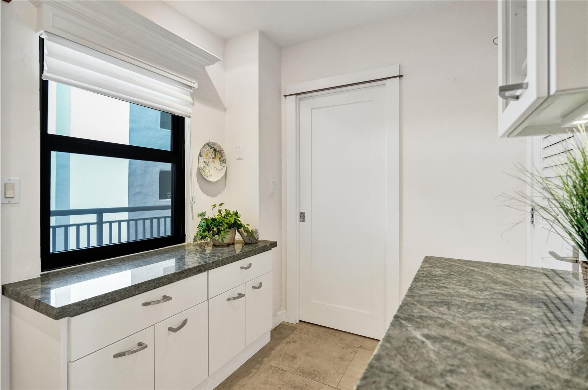 3100 NE 48th #713, Fort Lauderdale FL 33308