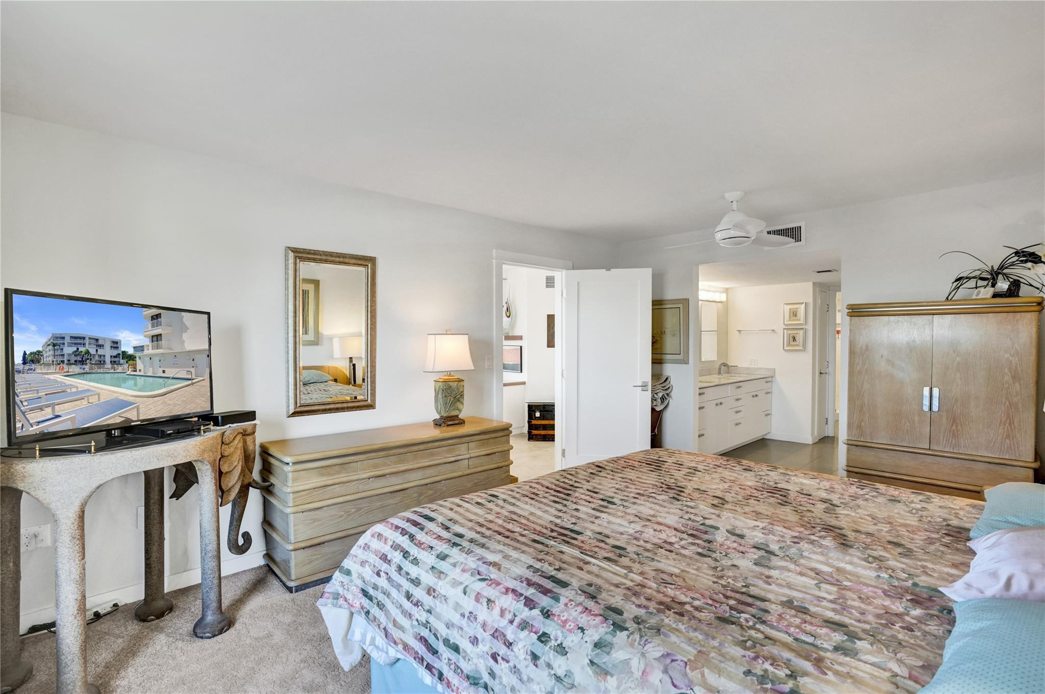 3100 NE 48th #713, Fort Lauderdale FL 33308